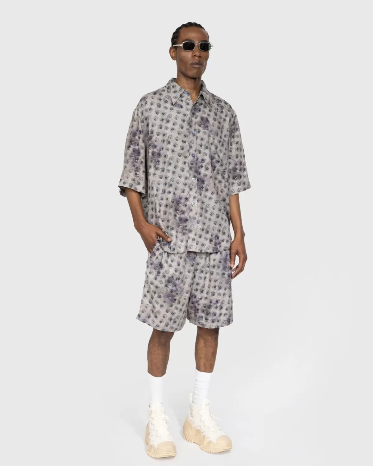 acne_studios_overhemd_met_korte_mouwen_en_knoopsluiting_grijs_4.webp Overhemden^Acne Studios Overhemd Met Korte Mouwen En Knoopsluiting Grijs