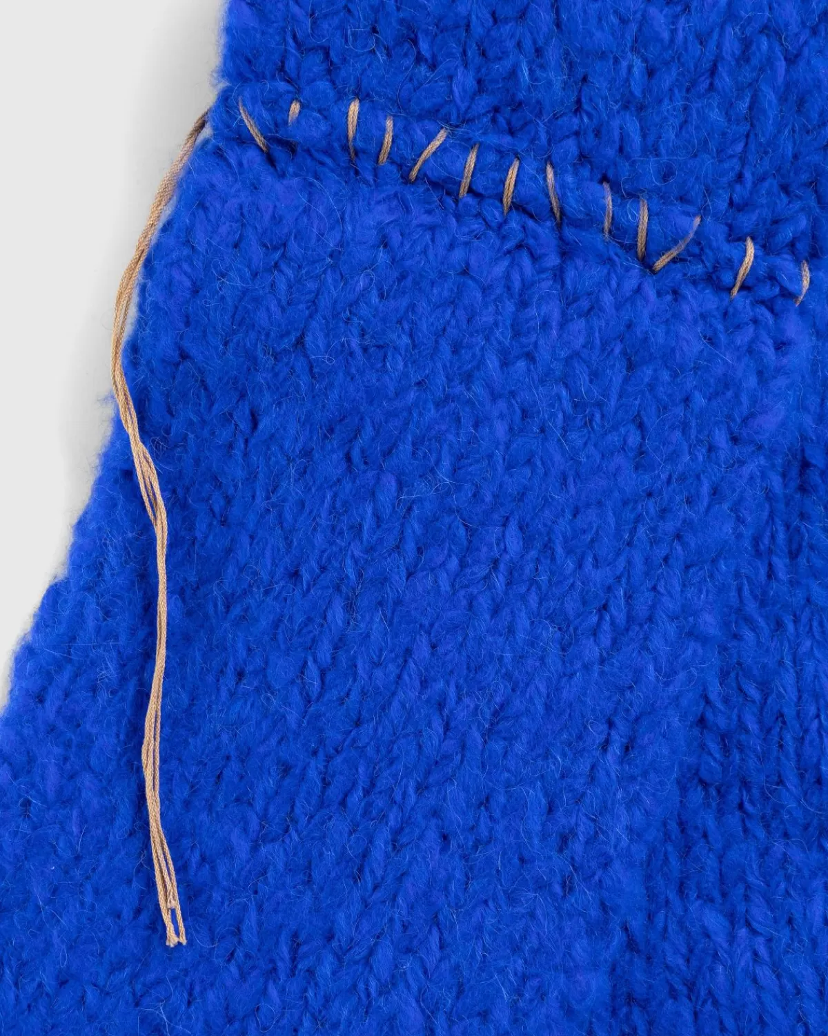 acne_studios_sjaal_met_mouwen_van_alpacamix_diepblauw_4.webp Acne Studios Sjaal Met Mouwen Van Alpacamix Diepblauw New