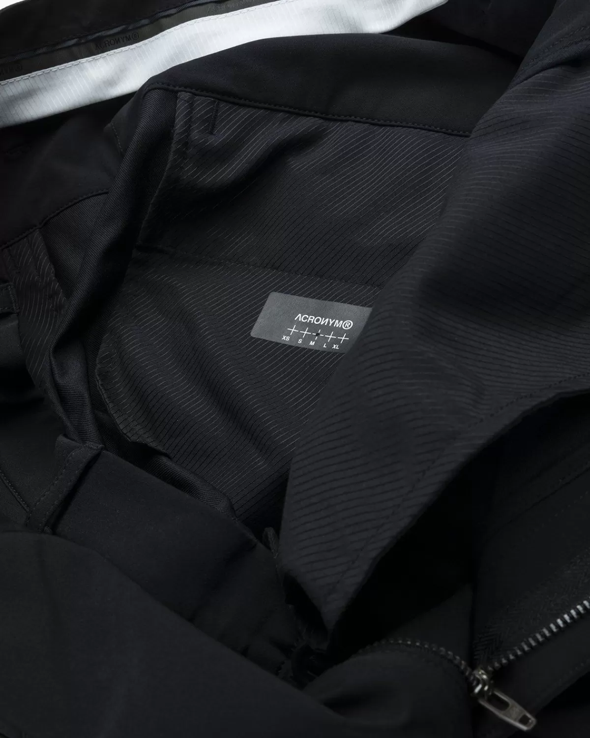 acronym_p41ds_schoeller_dryskin_gelede_cargobroek_zwart_3.webp Broek^ACRONYM P41-Ds Schoeller Dryskin Gelede Cargobroek Zwart