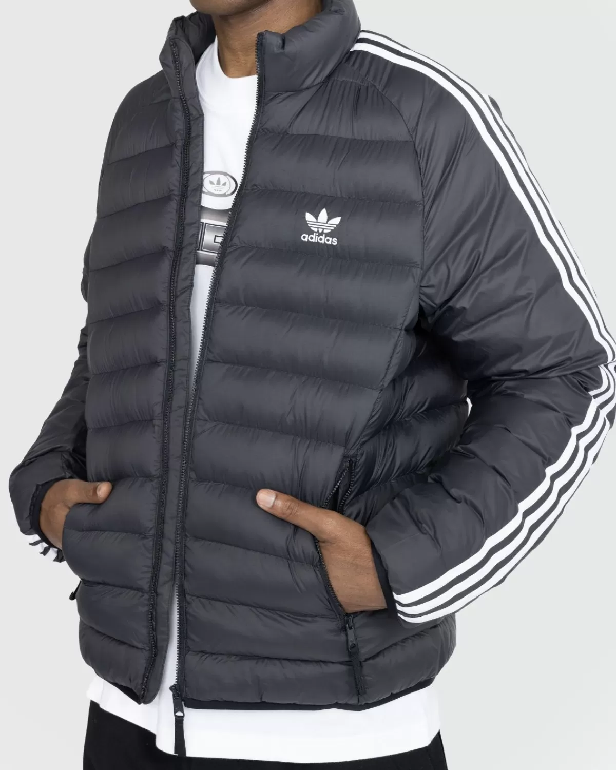 adidas_gewatteerde_jas_zwart_2.webp Bovenkleding^Adidas Gewatteerde Jas Zwart