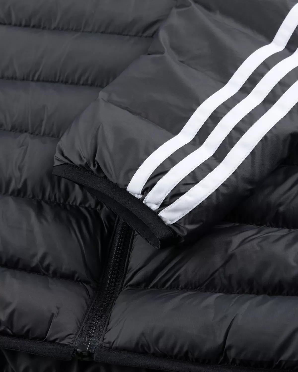 adidas_gewatteerde_jas_zwart_6.webp Bovenkleding^Adidas Gewatteerde Jas Zwart