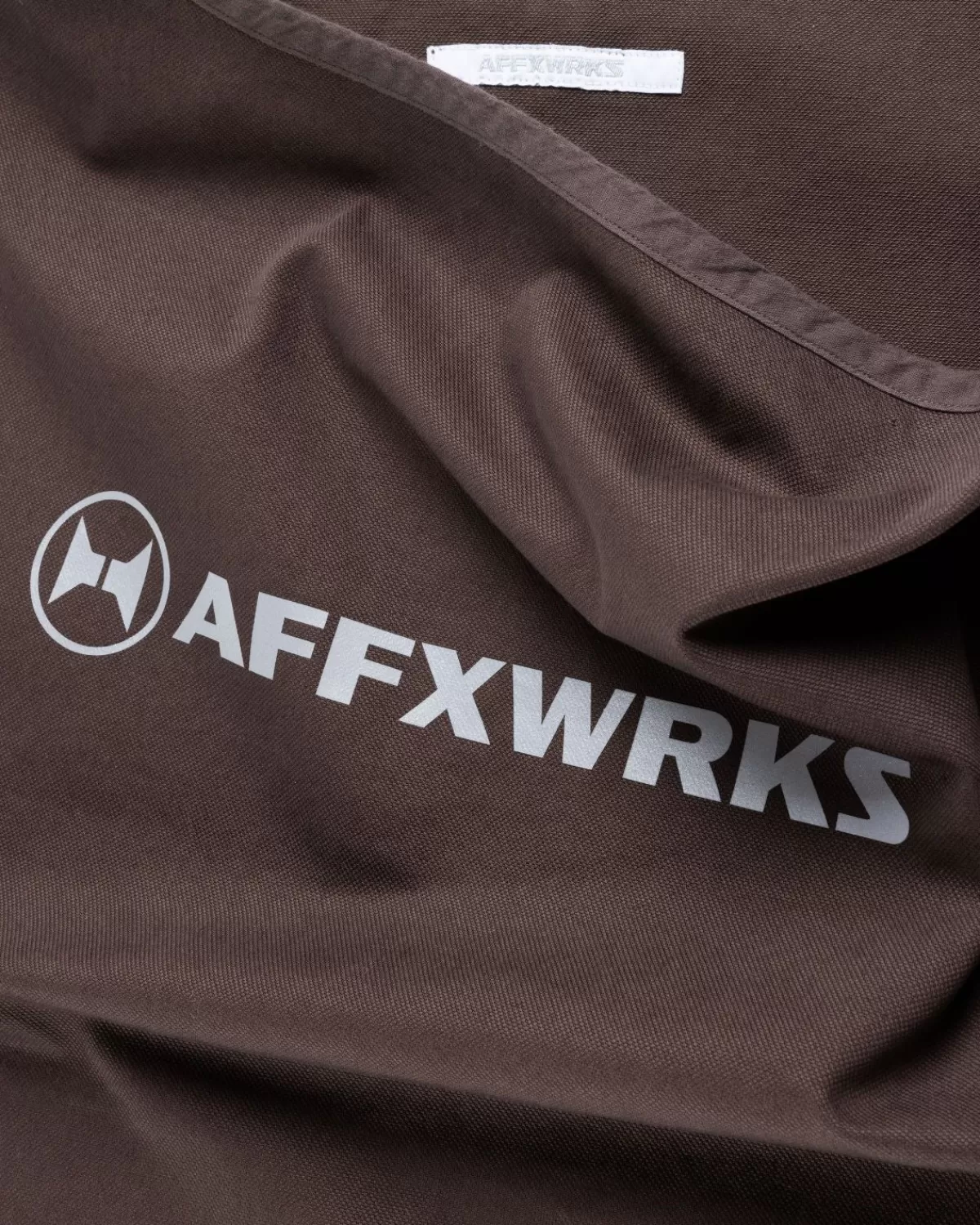 affxwrks_ronde_tas_bruin_gewassen_6.webp AFFXWRKS Ronde Tas, Bruin Gewassen Shop