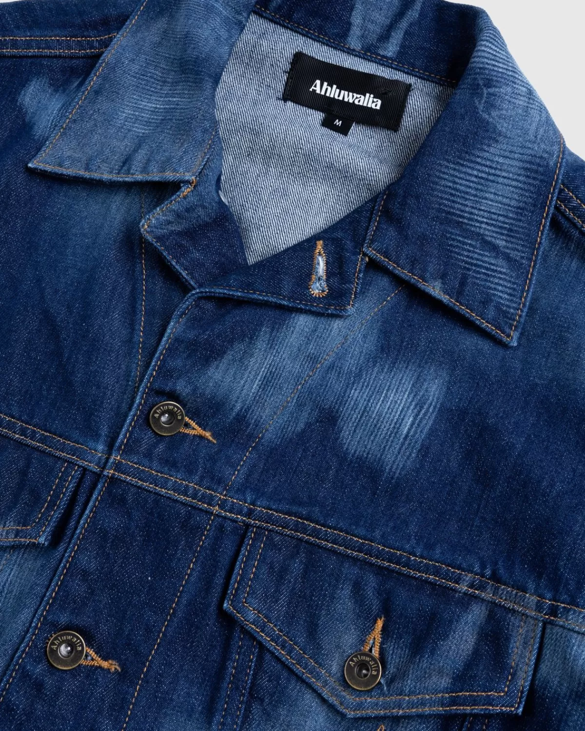 ahluwalia__kenmerkend_spijkerjack_indigo_5.webp Bovenkleding^Ahluwalia - Kenmerkend Spijkerjack Indigo
