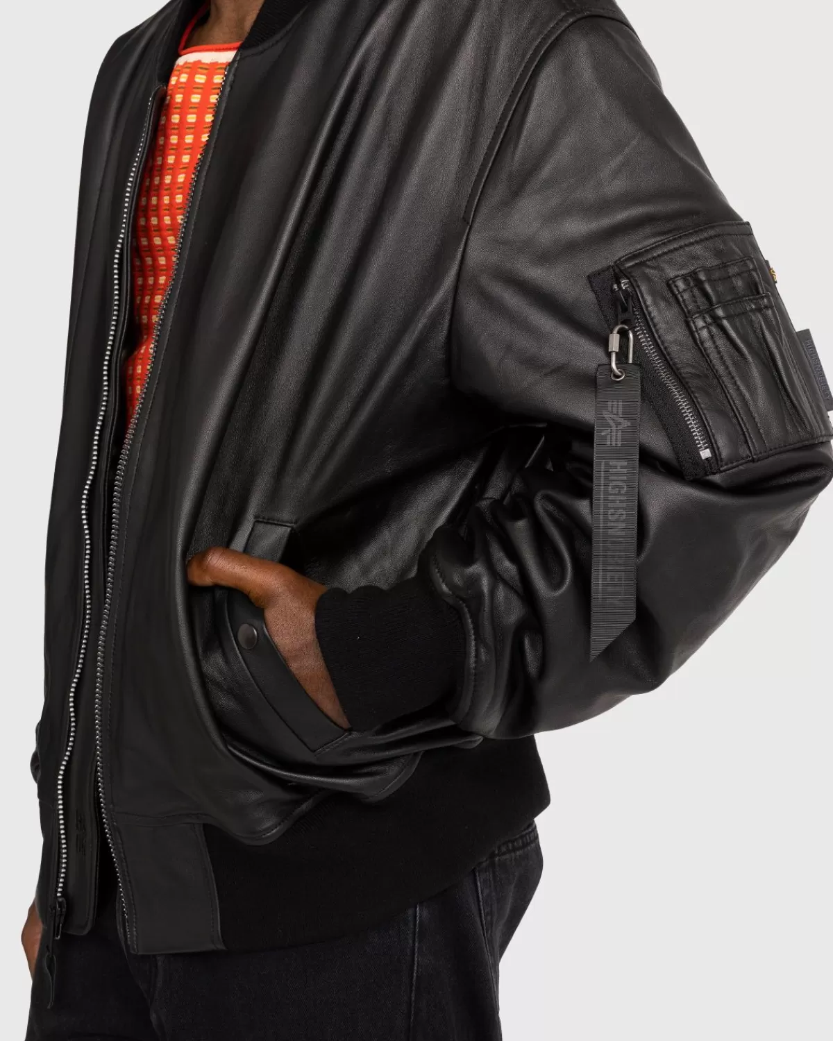 alpha_industries_x_highsnobiety_ma1_heritagebomberjack_5.webp Bovenkleding^Alpha Industries X Highsnobiety Ma-1 Heritage-Bomberjack