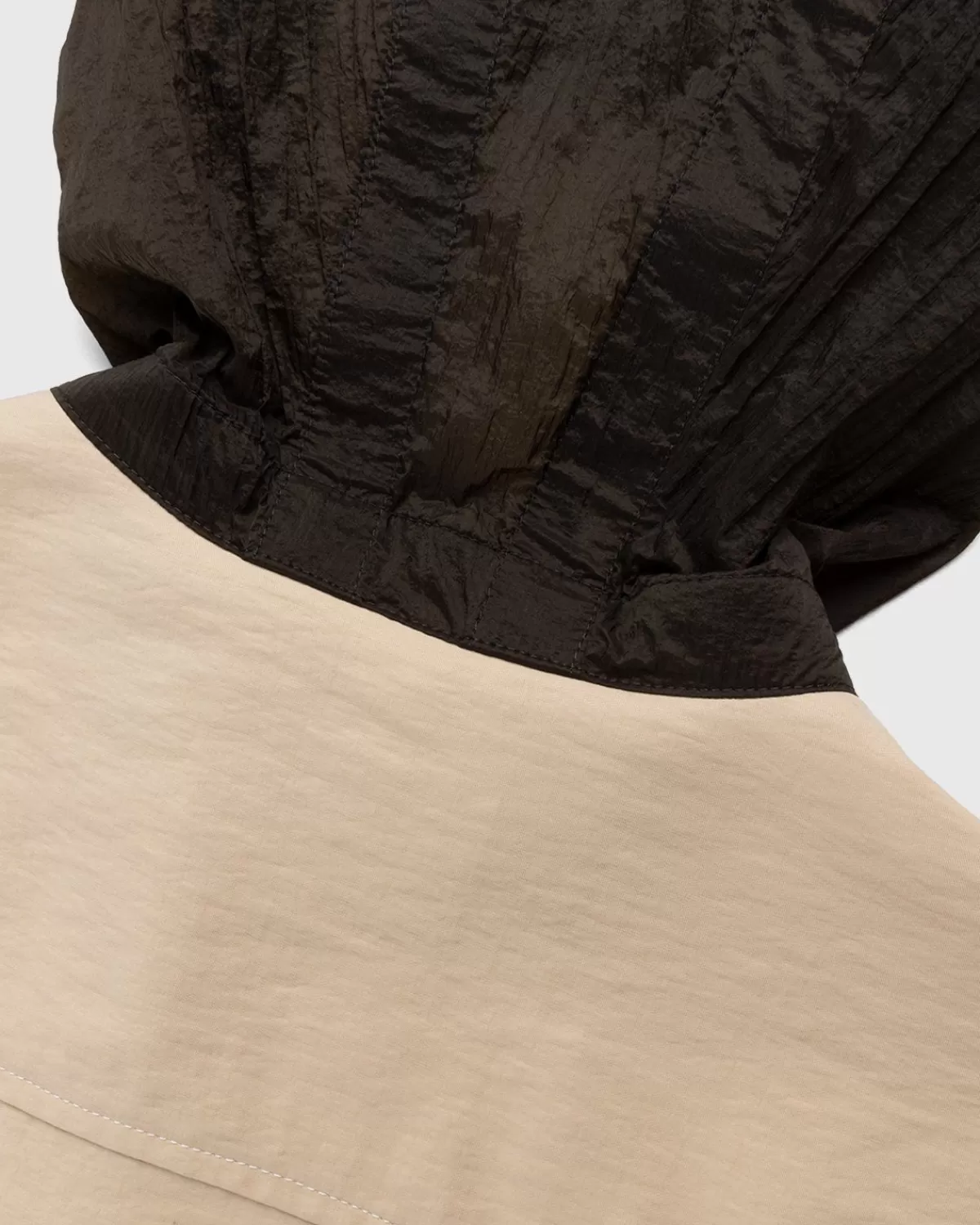 arnar_mar_jonsson_solarlag_shirt_met_capuchon_meloenchocolade_5.webp Bovenkleding^Arnar Mar Jonsson Solarlag Shirt Met Capuchon Meloen/Chocolade