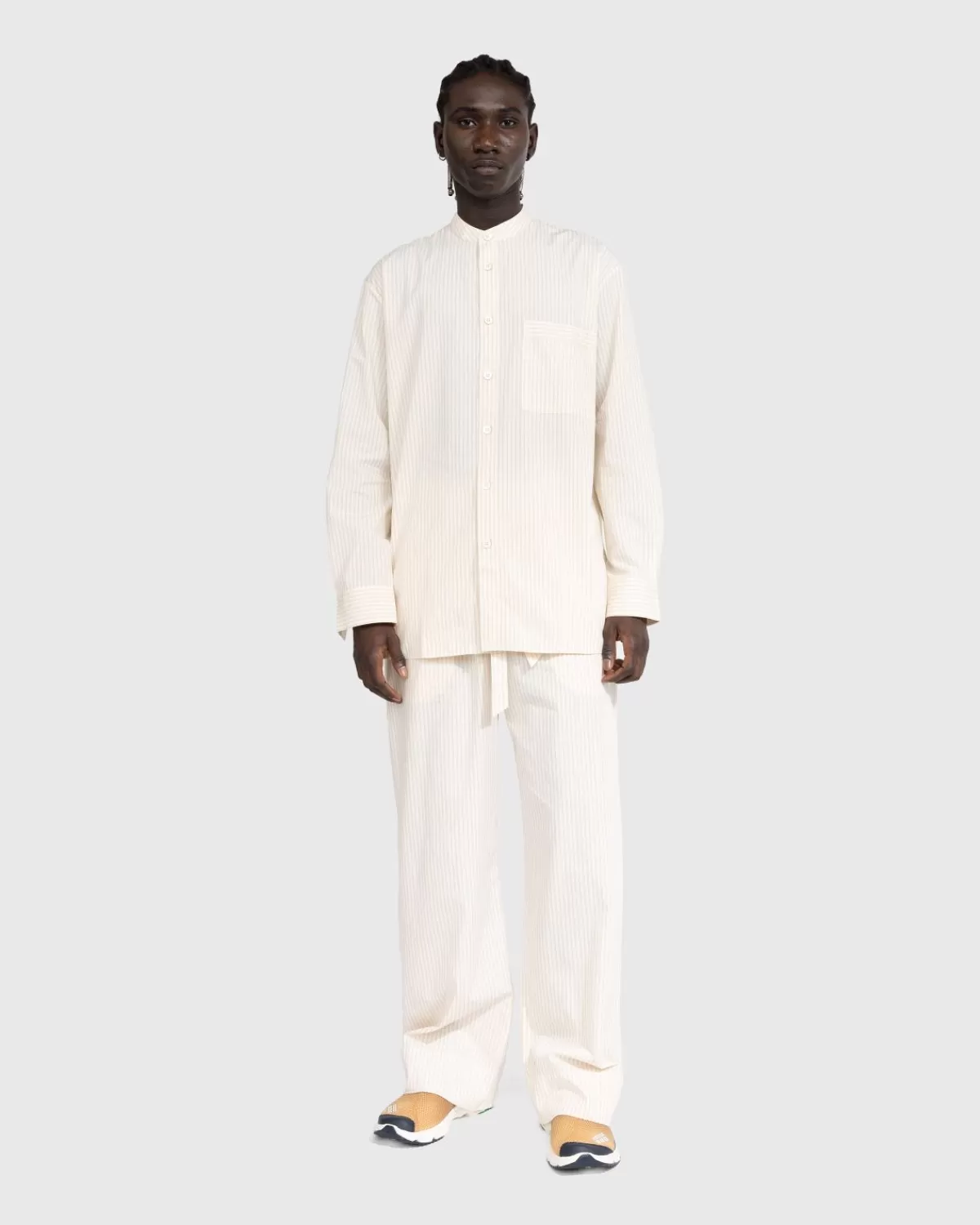 birkenstock_x_tekla_poplin_pyjamashirt_tarwestrepen_5.webp Loungekleding^Birkenstock X Tekla Poplin Pyjamashirt Tarwestrepen