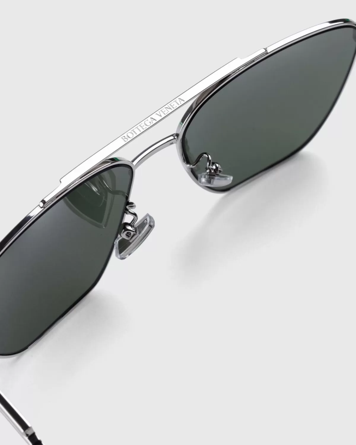 bottega_veneta_pilotenzonnebril_met_vierkant_frame_zilver_5.webp Bottega Veneta Pilotenzonnebril Met Vierkant Frame Zilver Cheap