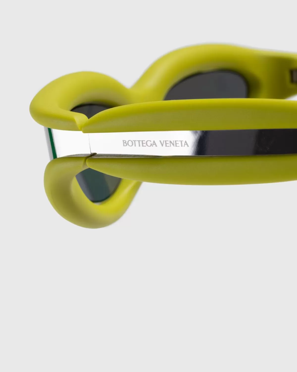 bottega_veneta_unapologetic_zonnebril_zilver_4.webp Bottega Veneta Unapologetic Zonnebril Zilver Fashion