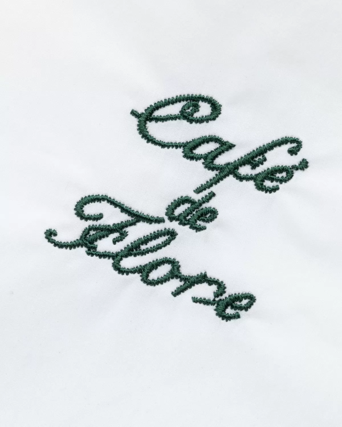 cafe_de_flore_x_highsnobiety_not_in_paris_4_poplin_overhemd_wit_2.webp Overhemden^Café de Flore Cafe De Flore X Highsnobiety Not In Paris 4 Poplin Overhemd Wit