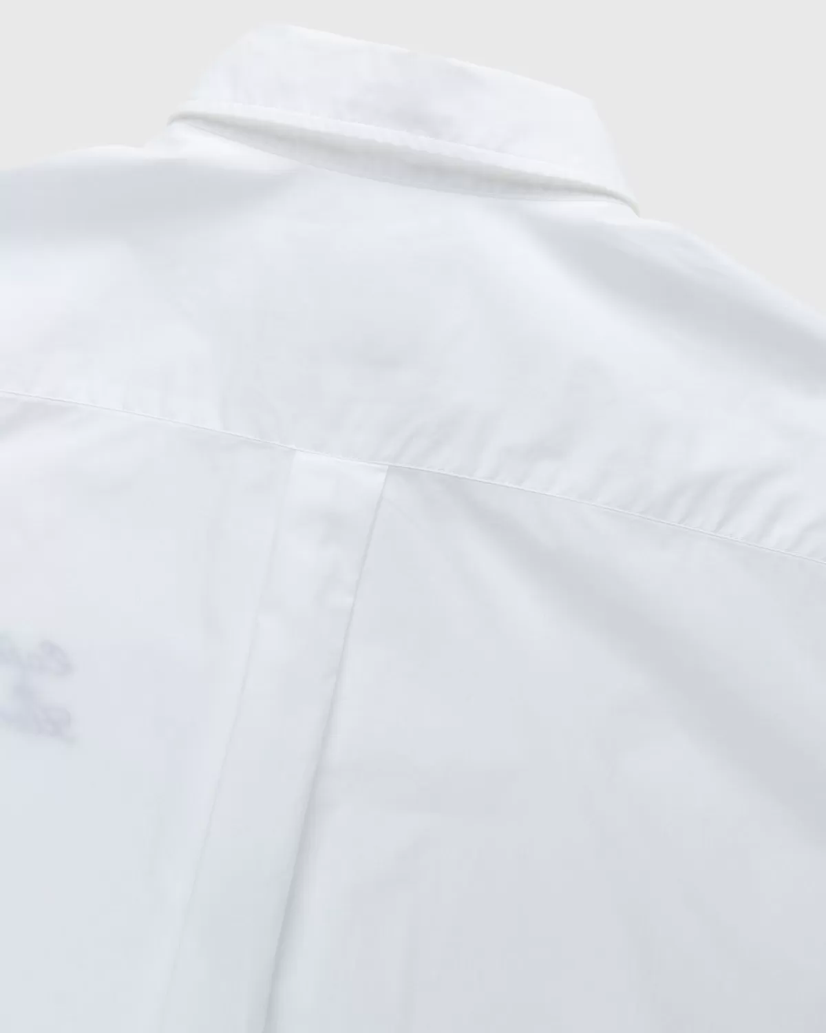 cafe_de_flore_x_highsnobiety_not_in_paris_4_poplin_overhemd_wit_5.webp Overhemden^Café de Flore Cafe De Flore X Highsnobiety Not In Paris 4 Poplin Overhemd Wit