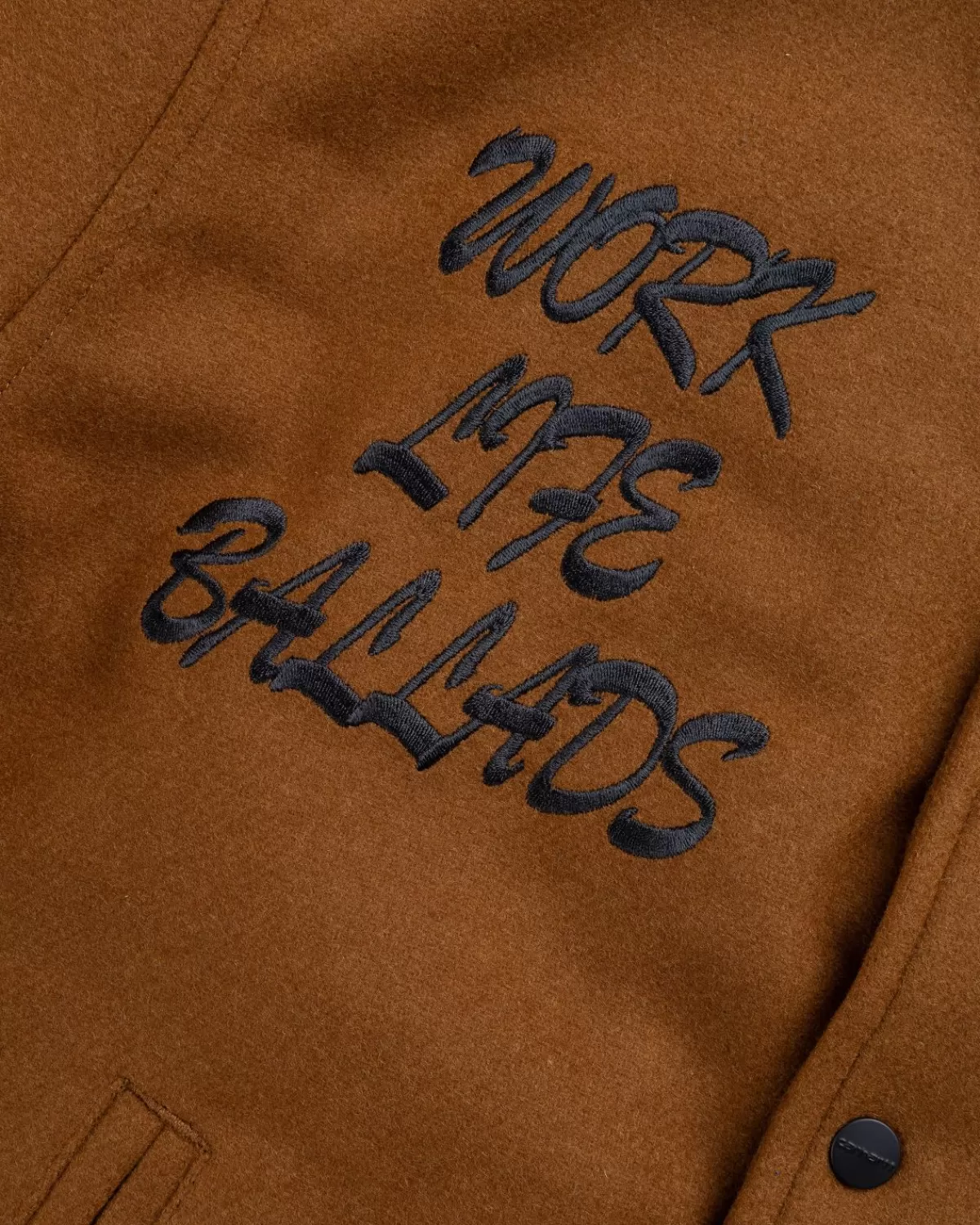 carhartt_wip__werk_varsitybommenwerper_deep_hamilton_brown_6.webp Bovenkleding^Carhartt WIP - Werk Varsity-Bommenwerper Deep Hamilton Brown