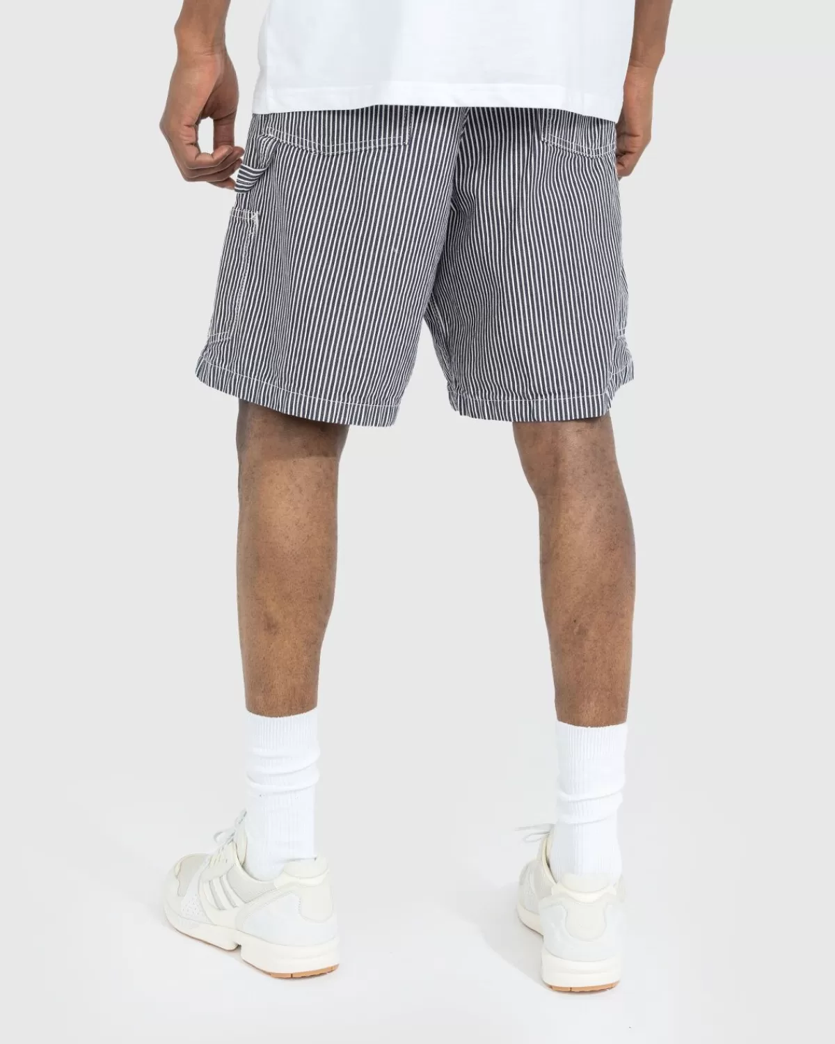carhartt_wip_terrell_single_knee_short_donker_marineblauw_2.webp Korte Broek^Carhartt WIP Terrell Single Knee Short Donker Marineblauw