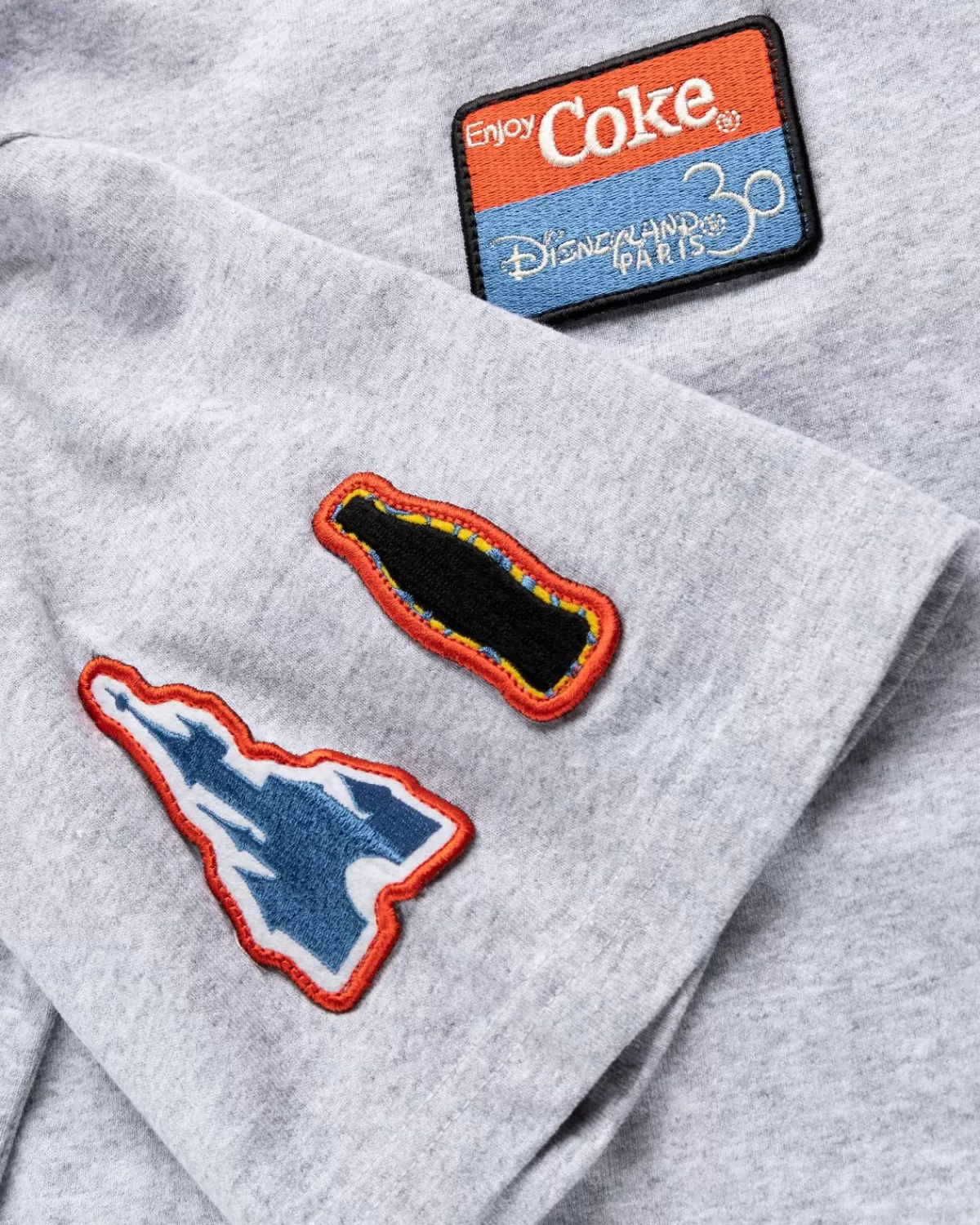 Coca-Cola X Disneyland Paris Not In Paris 4 Klassiek Parijs T-Shirt Grijs Store