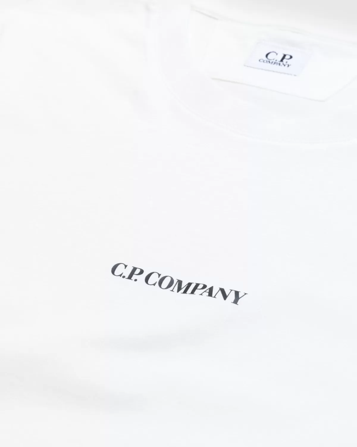 cp_company_301_logo_tshirt_wit_4.webp C.P. Company Cp Company 30/1 Logo T-Shirt Wit Clearance