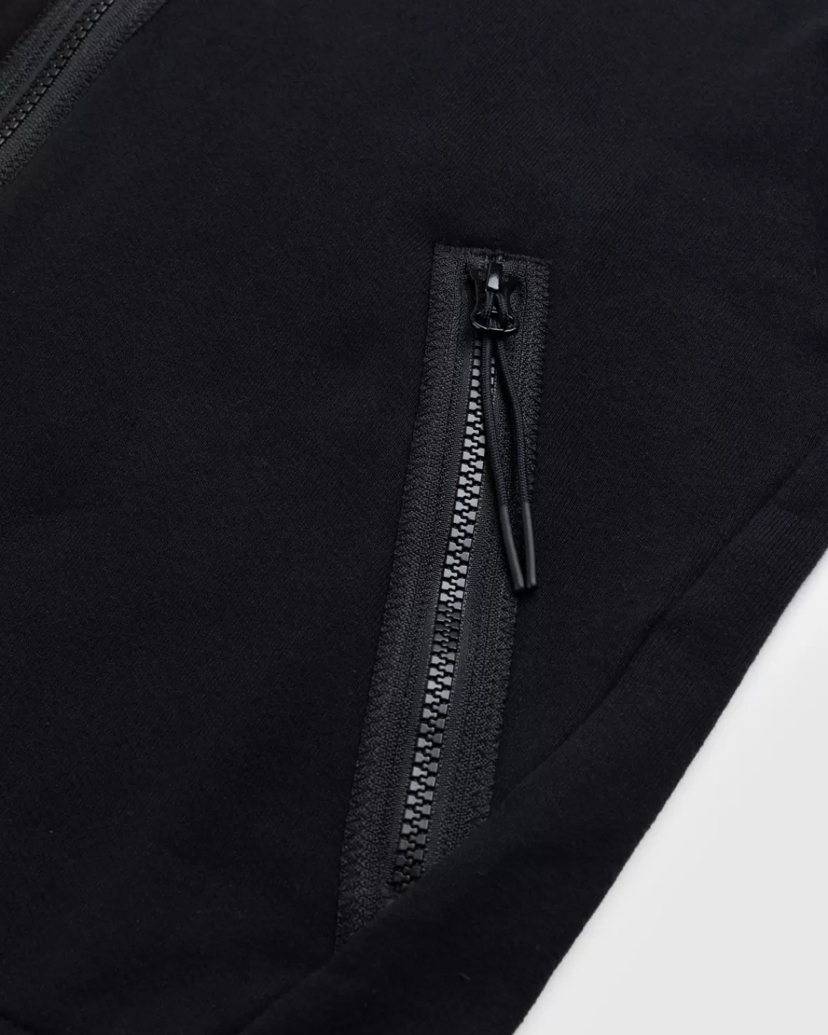 cp_company__diagonaal_verhoogde_fleecebril_met_rits_en_capuchon_zwart_3.webp C.P. Company Cp Company - Diagonaal Verhoogde Fleecebril Met Rits En Capuchon Zwart Best