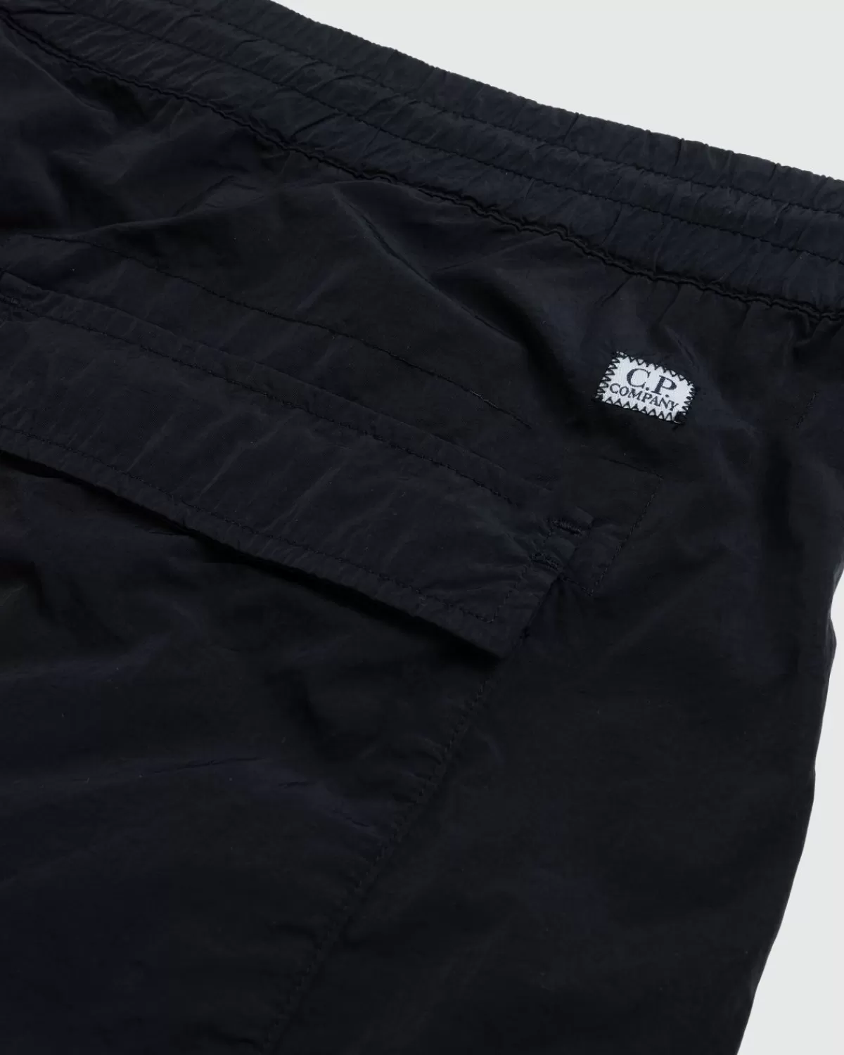 cp_company_chromer_cargoshort_zwart_1.webp Korte Broek^C.P. Company Cp Company Chrome-R Cargoshort Zwart