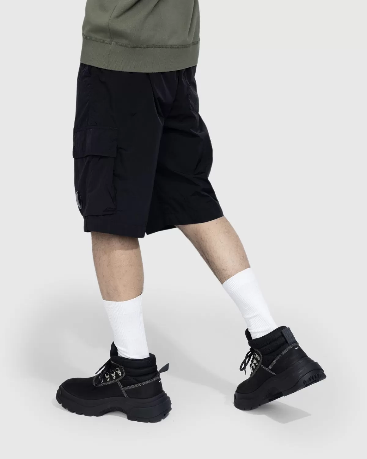 cp_company_chromer_cargoshort_zwart_4.webp Korte Broek^C.P. Company Cp Company Chrome-R Cargoshort Zwart