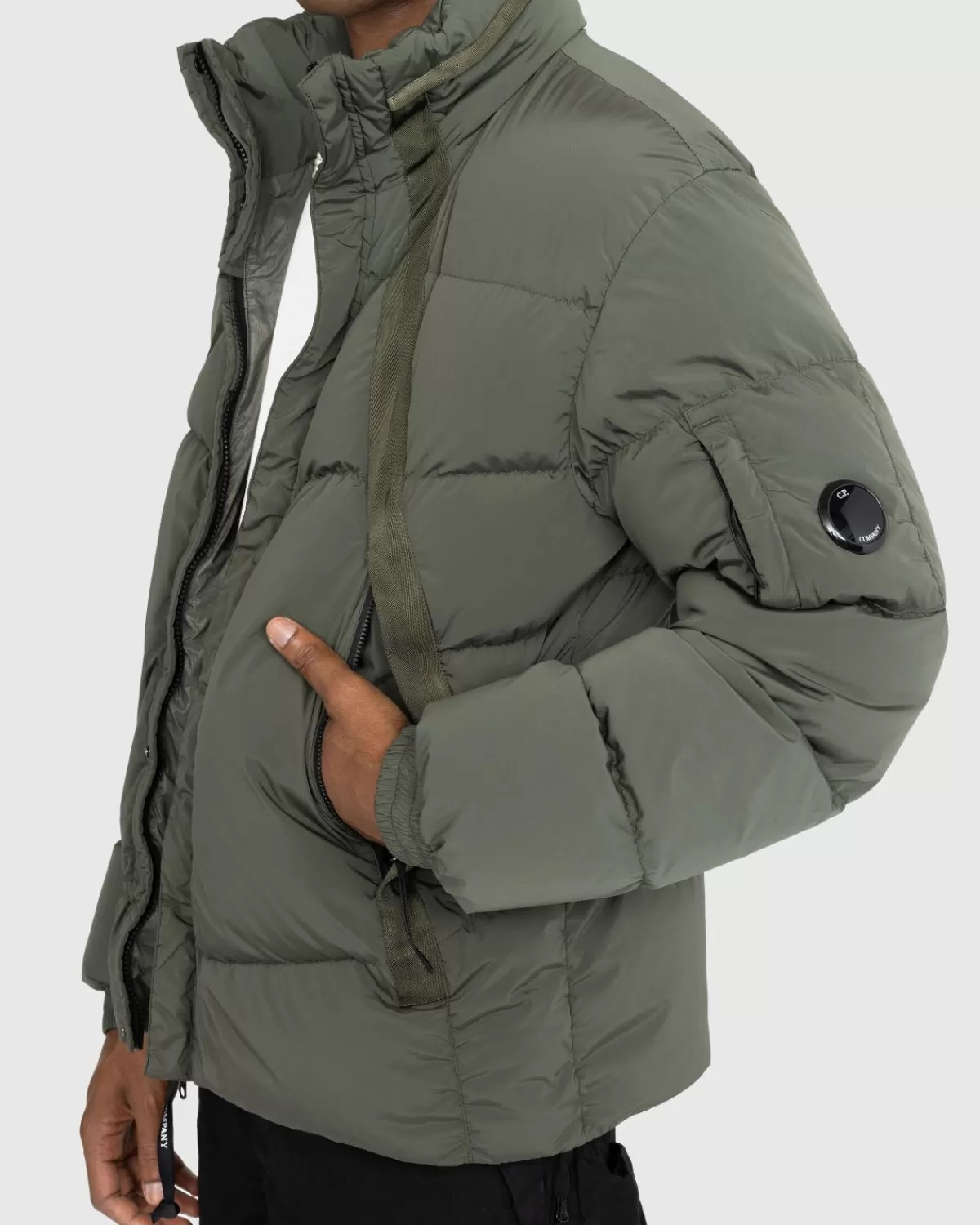 cp_company_gewatteerd_nylon_jack_olive_night_5.webp Bovenkleding^C.P. Company Cp Company Gewatteerd Nylon Jack Olive Night
