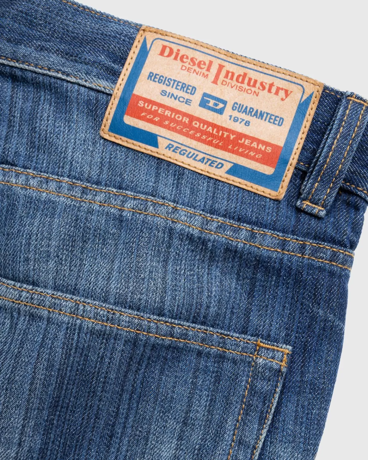 diesel_2010dmacs_rechte_jeansblauw_6.webp Broek^Diesel 2010-D-Macs Rechte Jeansblauw