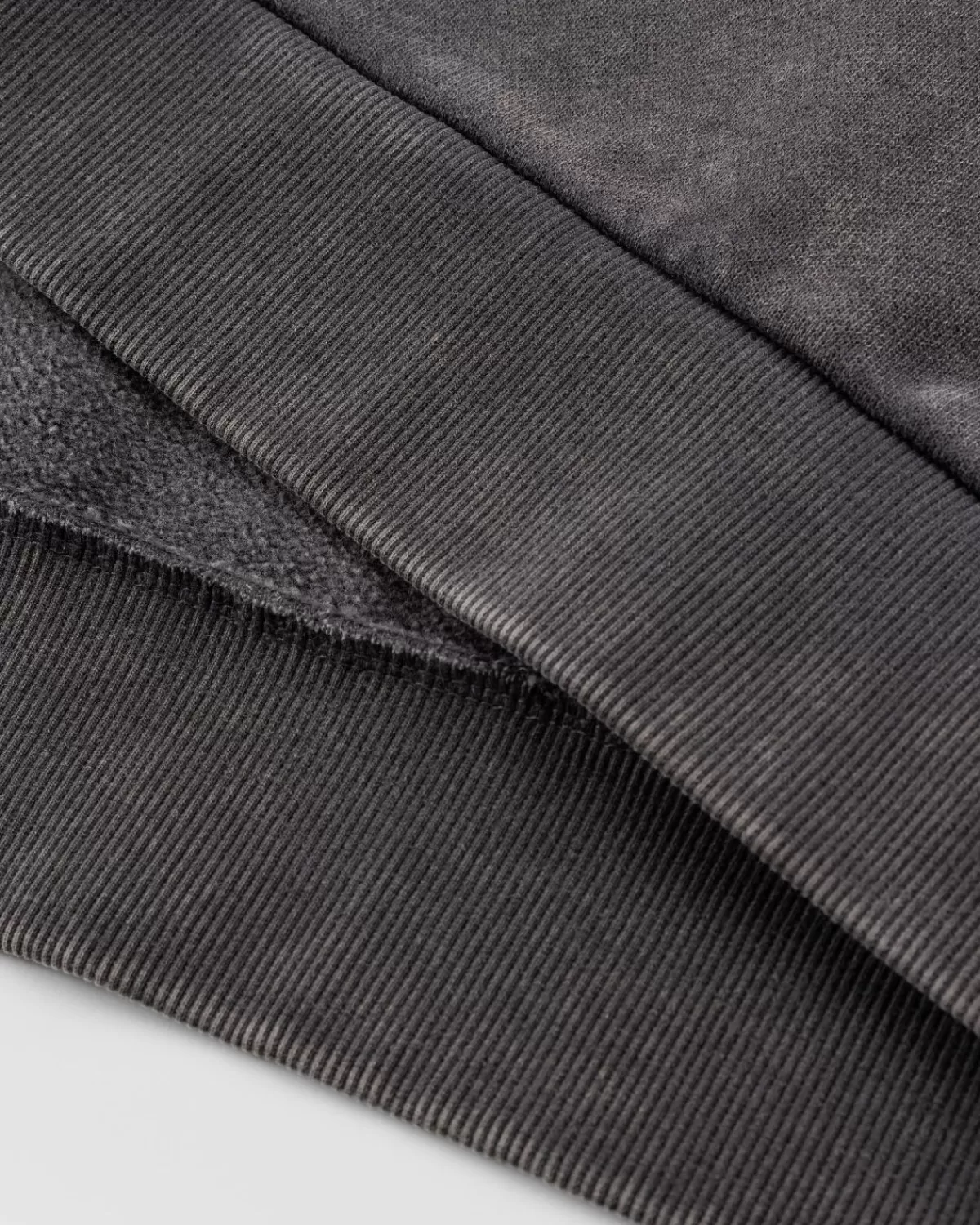 gehele_studios_box_crew_washed_black_1.webp Entire Studios Gehele Studio'S Box Crew Washed Black New