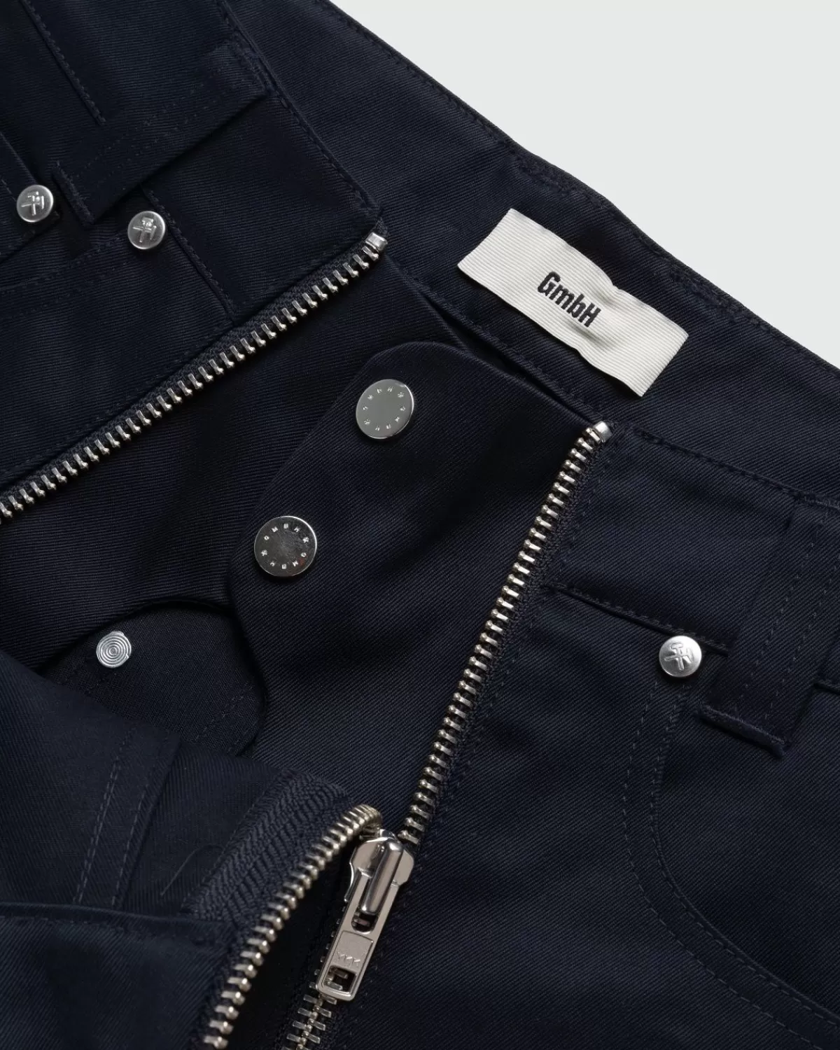 gmbh_amir_short_met_dubbele_rits_marineblauw_1.webp GmbH Amir Short Met Dubbele Rits Marineblauw Clearance