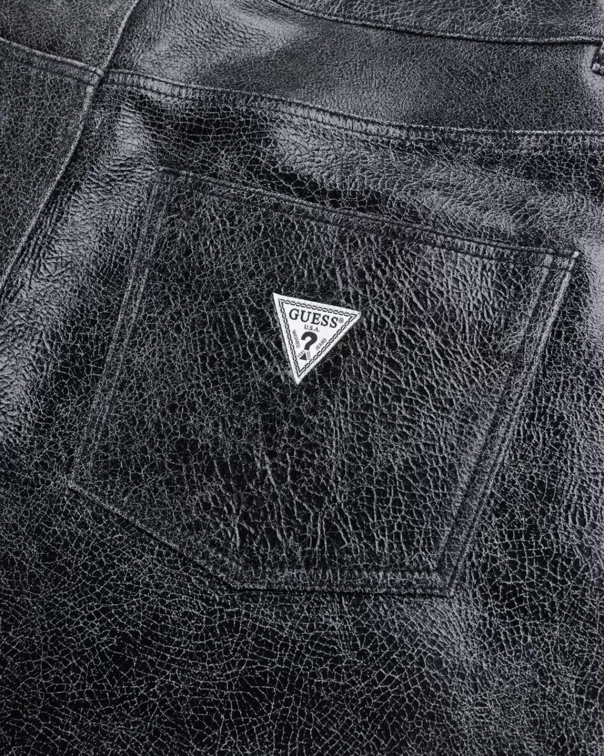 guess_usa_crackle_leren_short_zwart_2.webp Korte Broek^Guess USA Crackle Leren Short Zwart