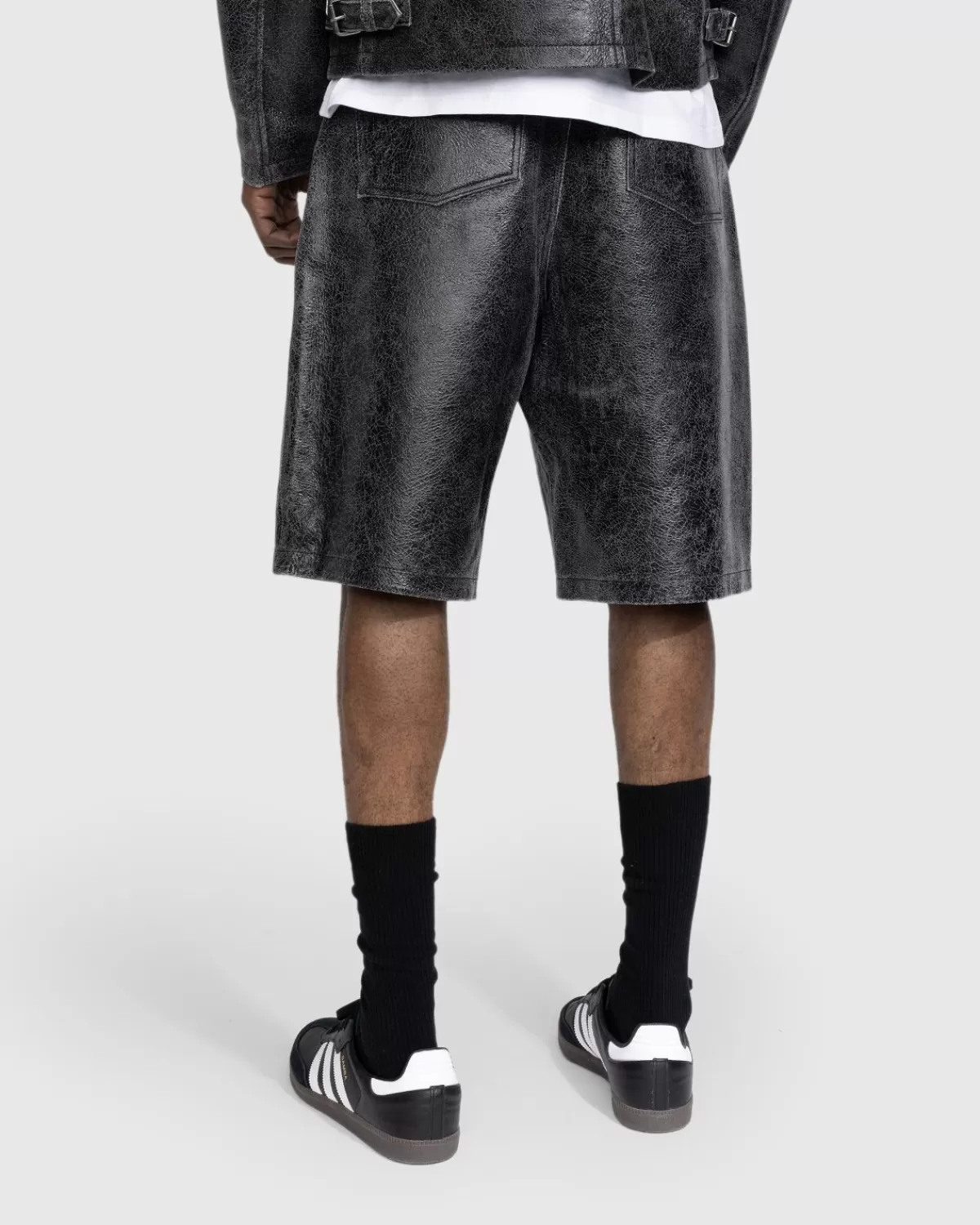 guess_usa_crackle_leren_short_zwart_5.webp Korte Broek^Guess USA Crackle Leren Short Zwart