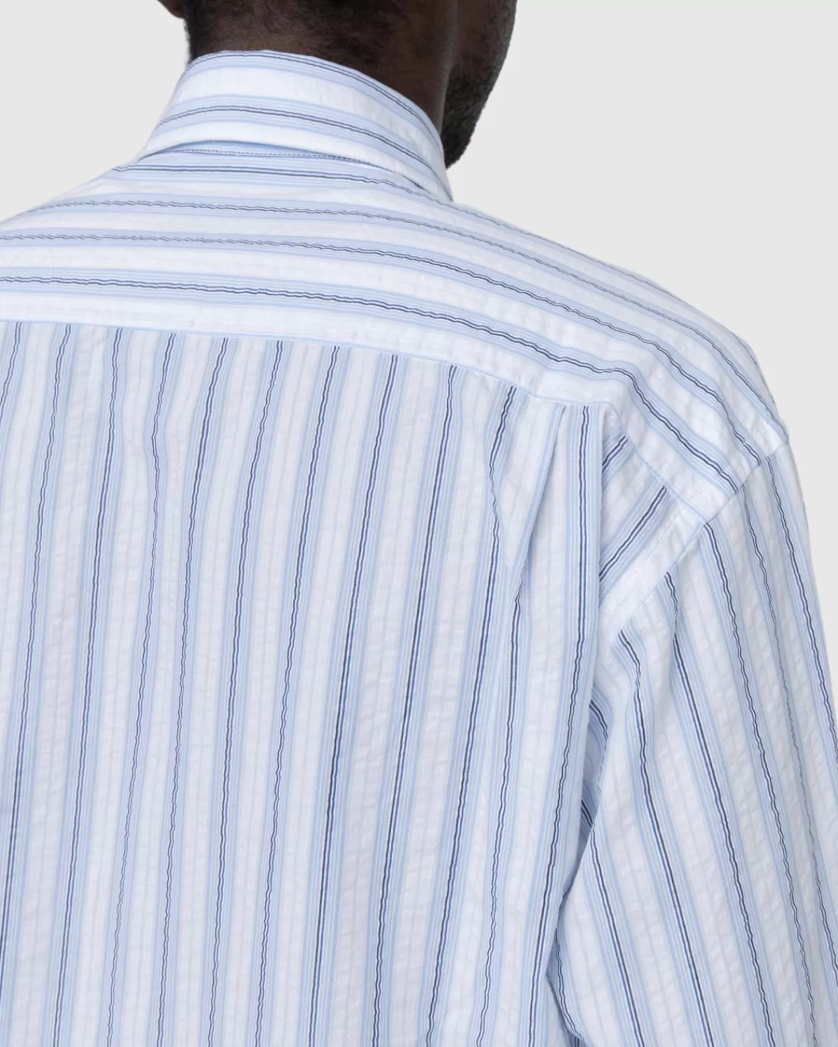 highsnobiety__lsshirt_met_rimpelstreep_3.webp Overhemden^Highsnobiety - Ls-Shirt Met Rimpelstreep