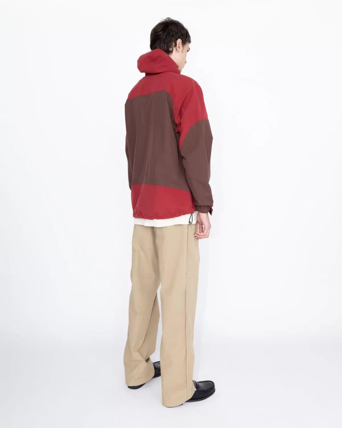 highsnobiety_hs05_3laags_getapet_nylon_jack_ruby_1.webp Bovenkleding^Highsnobiety HS05 3-Laags Getapet Nylon Jack Ruby