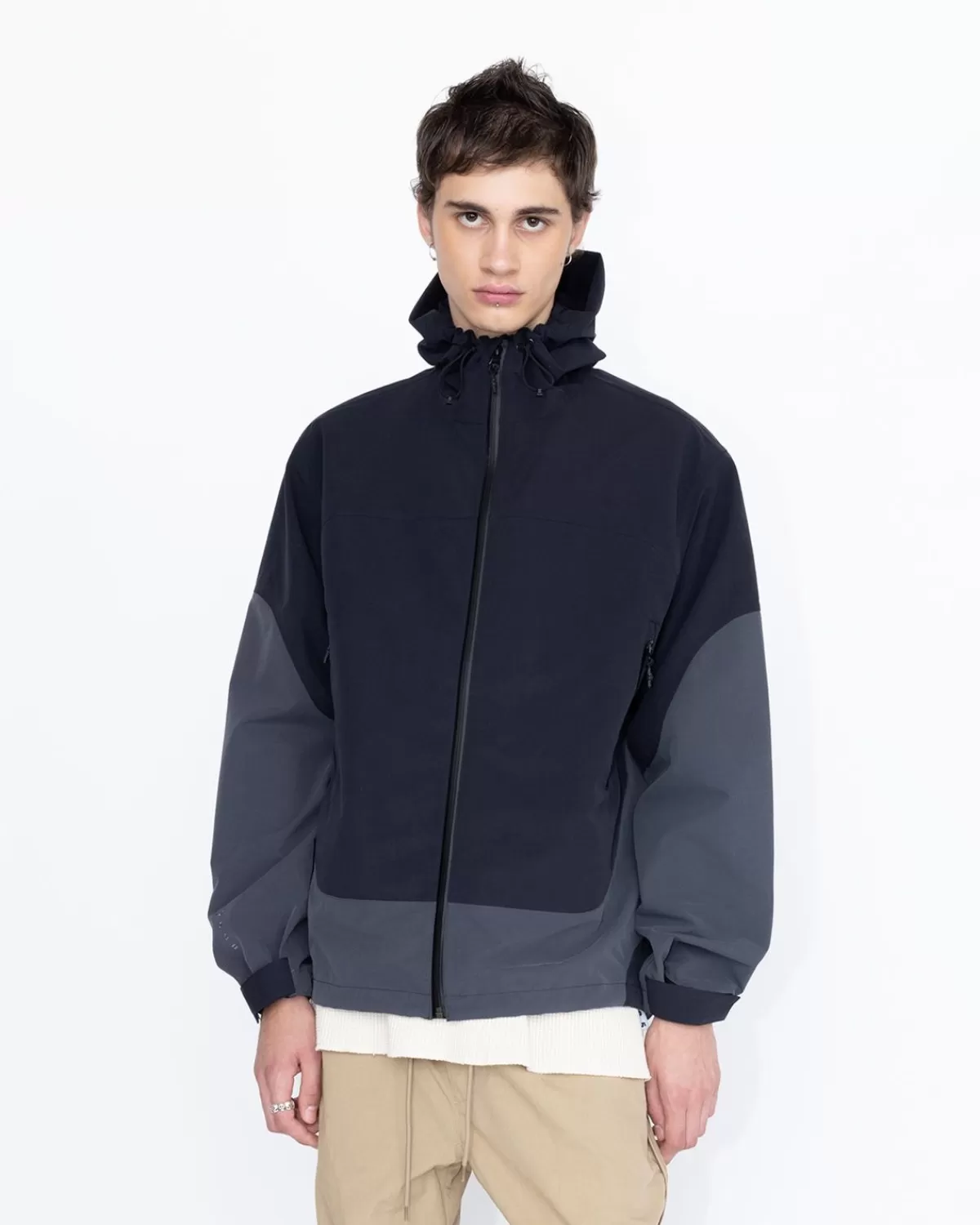 highsnobiety_hs05_3laags_getapet_nylon_jack_zwart_1.webp Bovenkleding^Highsnobiety HS05 3-Laags Getapet Nylon Jack Zwart