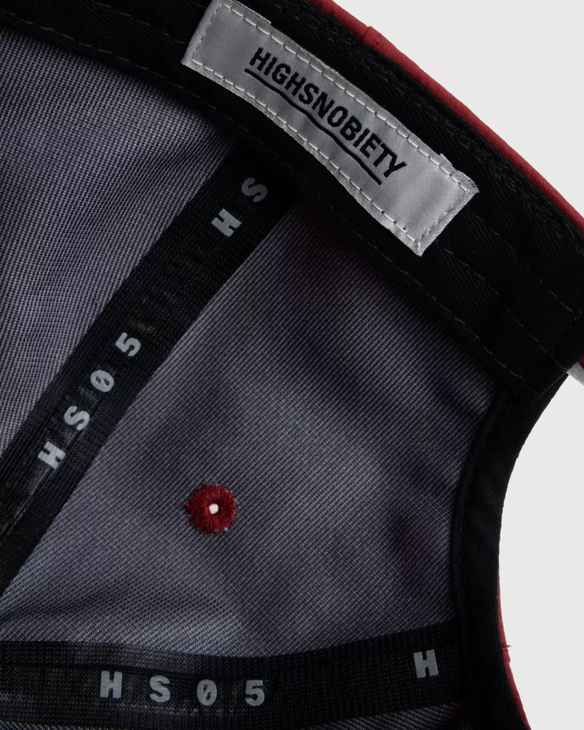 highsnobiety_hs05_3laags_getapete_nylon_pet_rood_6.webp Highsnobiety HS05 3-Laags Getapete Nylon Pet Rood Sale