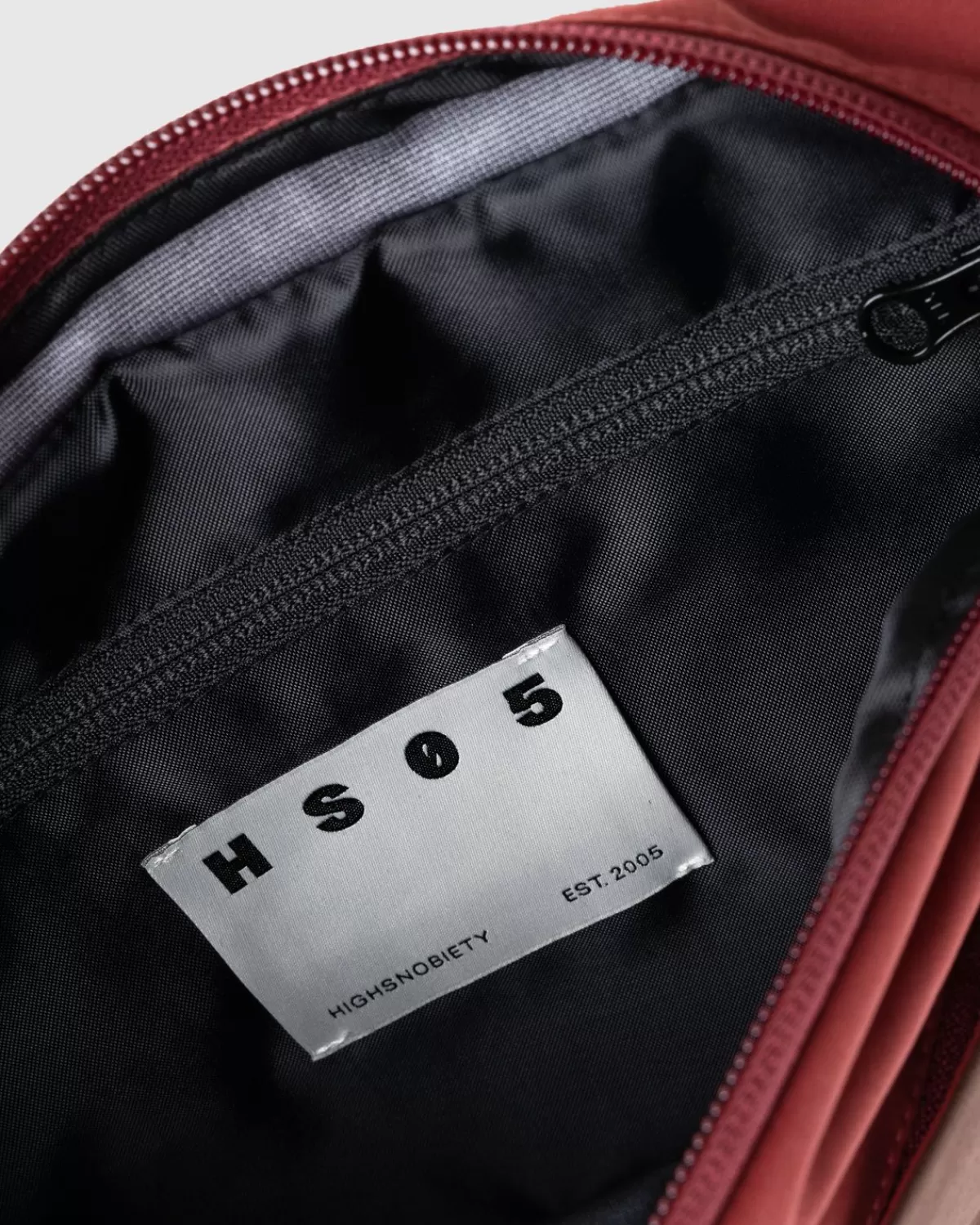 highsnobiety_hs05_3laags_nylon_zijtas_rood_4.webp Highsnobiety HS05 3-Laags Nylon Zijtas Rood Cheap