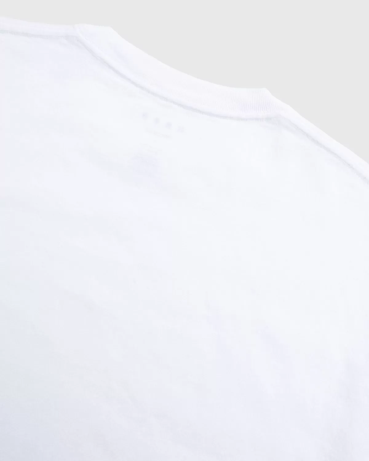 highsnobiety_hs05_3pack_tshirts_wit_4.webp Highsnobiety HS05 3-Pack T-Shirts Wit Hot