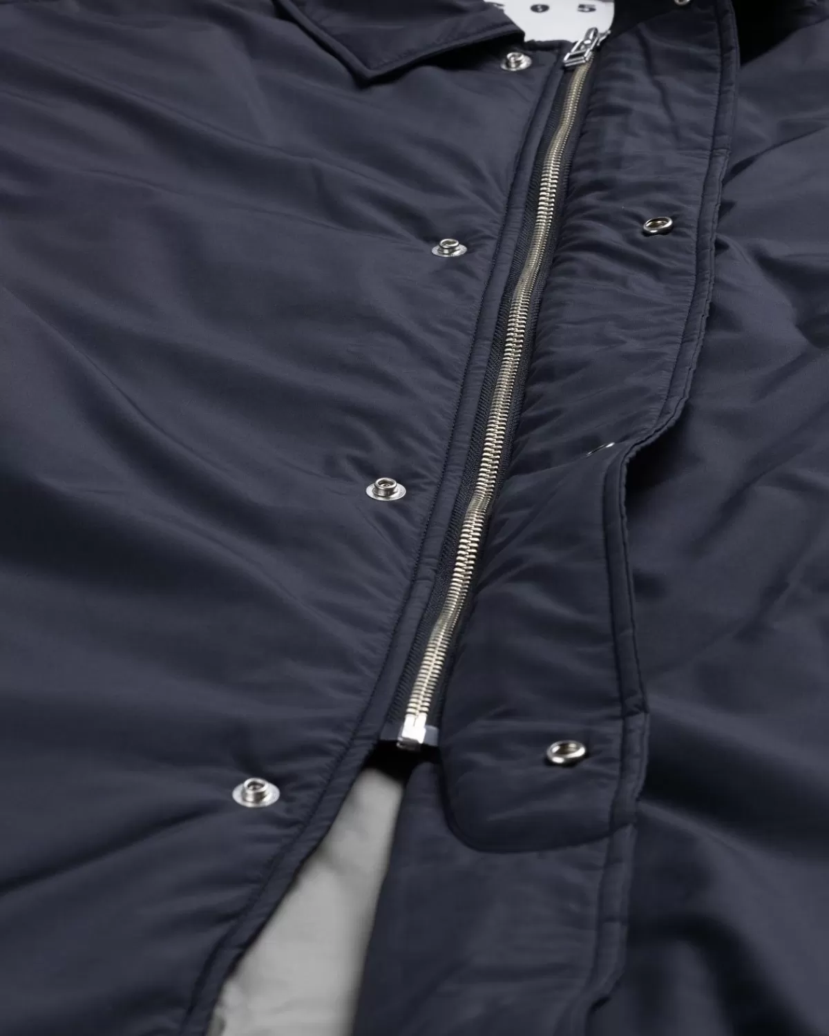 highsnobiety_hs05__licht_geisoleerde_ecopoly_trenchcoat_zwart_1.webp Bovenkleding^Highsnobiety HS05 - Licht Geisoleerde Eco-Poly Trenchcoat Zwart