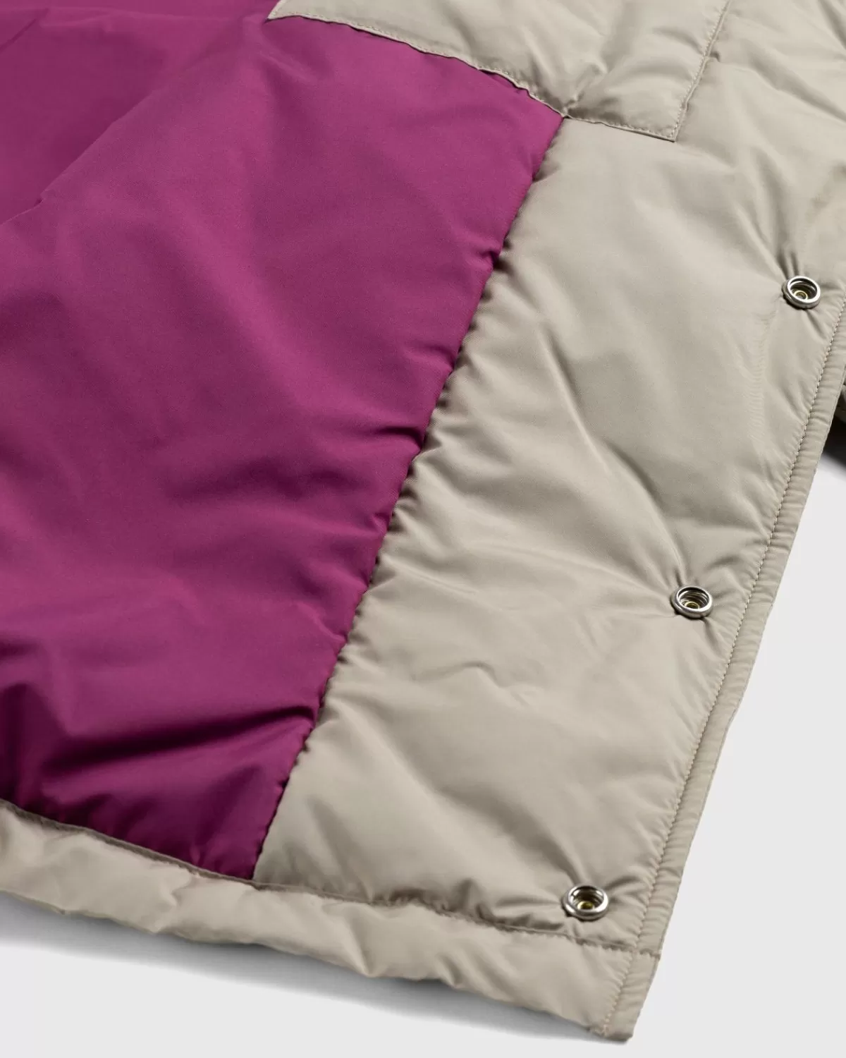 highsnobiety_hs05_licht_geisoleerd_ecopoly_jack_beige_6.webp Bovenkleding^Highsnobiety HS05 Licht Geisoleerd Eco-Poly Jack Beige