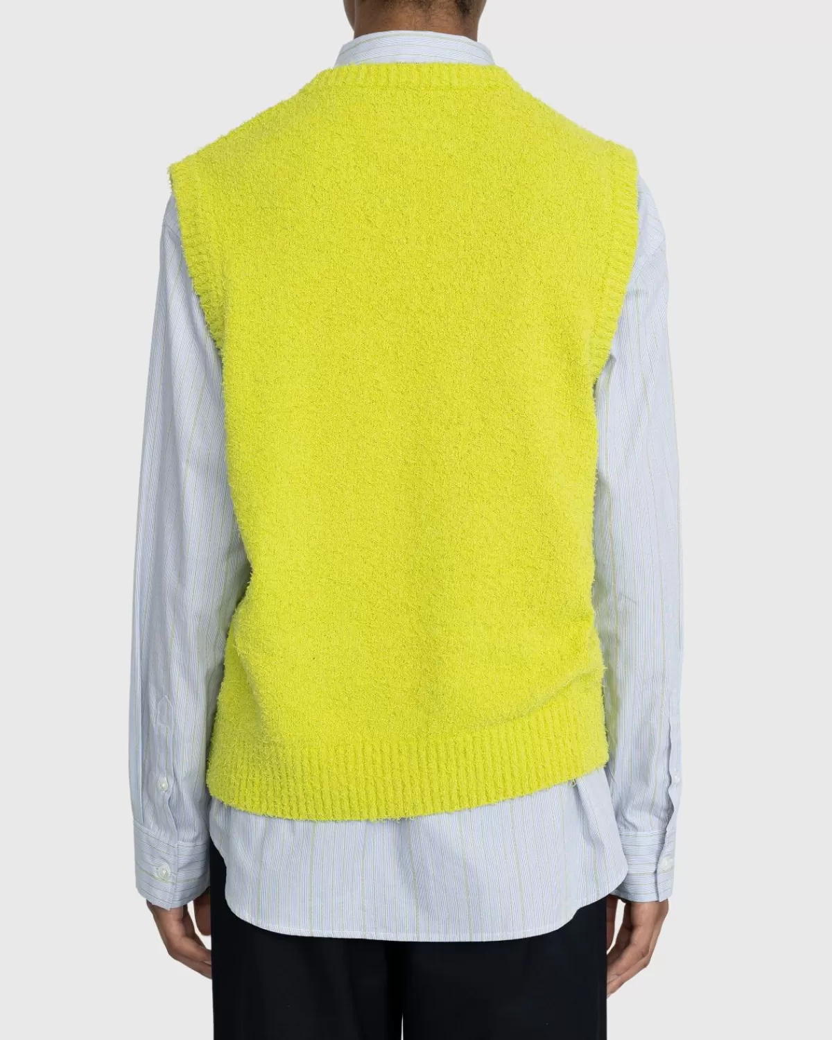 highsnobiety_vhals_sweatervest_geel_2.webp Gebreide Kleding^Highsnobiety V-Hals Sweatervest Geel