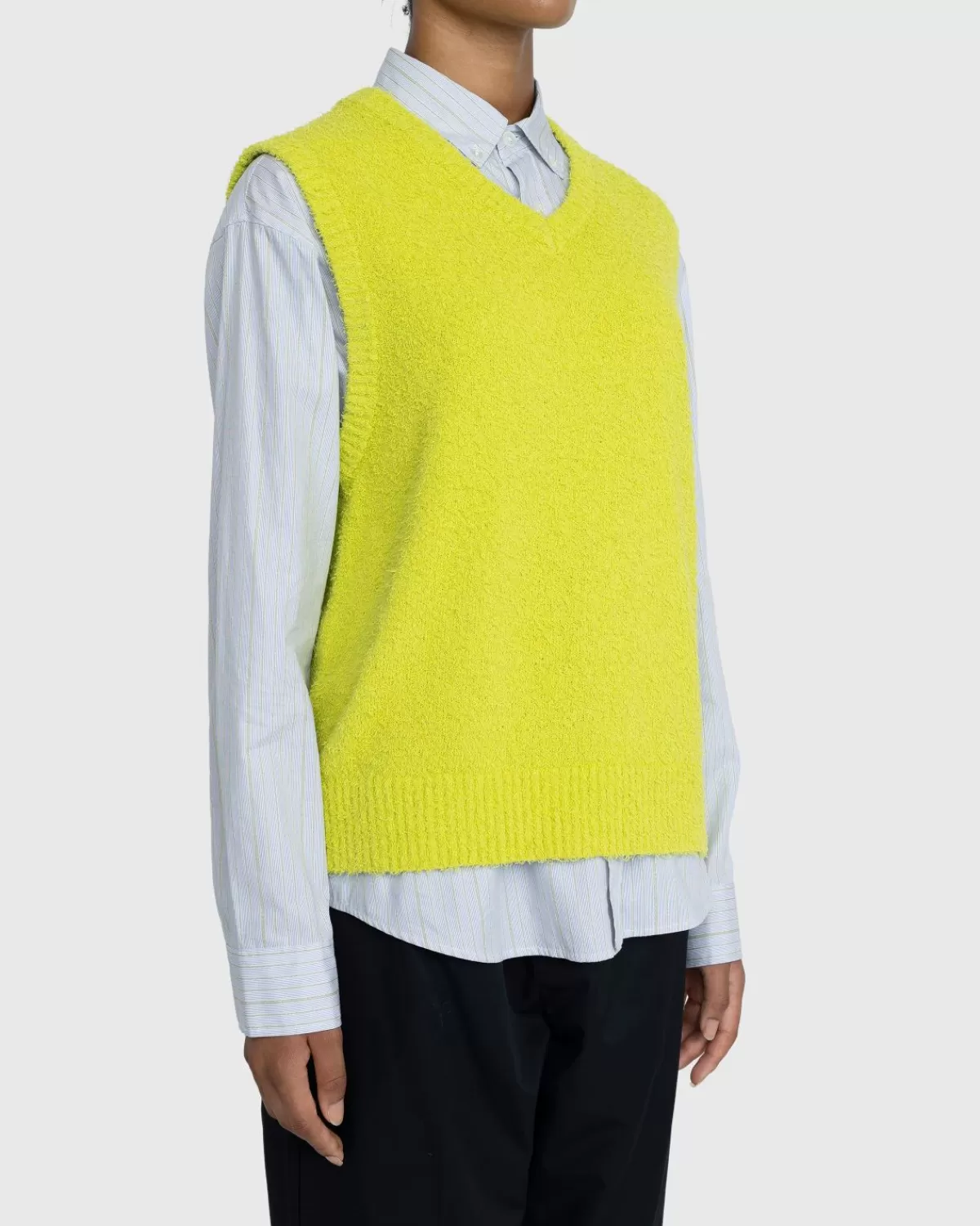 highsnobiety_vhals_sweatervest_geel_5.webp Gebreide Kleding^Highsnobiety V-Hals Sweatervest Geel