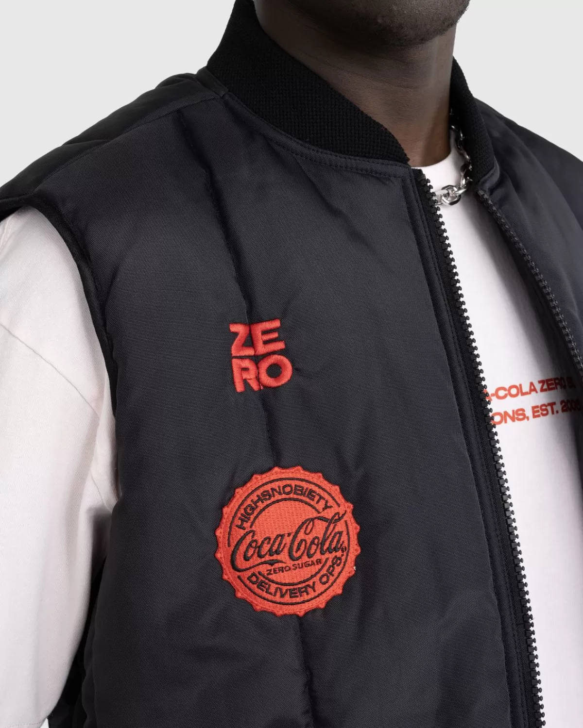 highsnobiety_x_cocacola_zero_sugar_refrigiwear_irontuffvest_zwart_7.webp Bovenkleding^Highsnobiety X Coca-Cola Zero Sugar Refrigiwear Iron-Tuff®-Vest Zwart