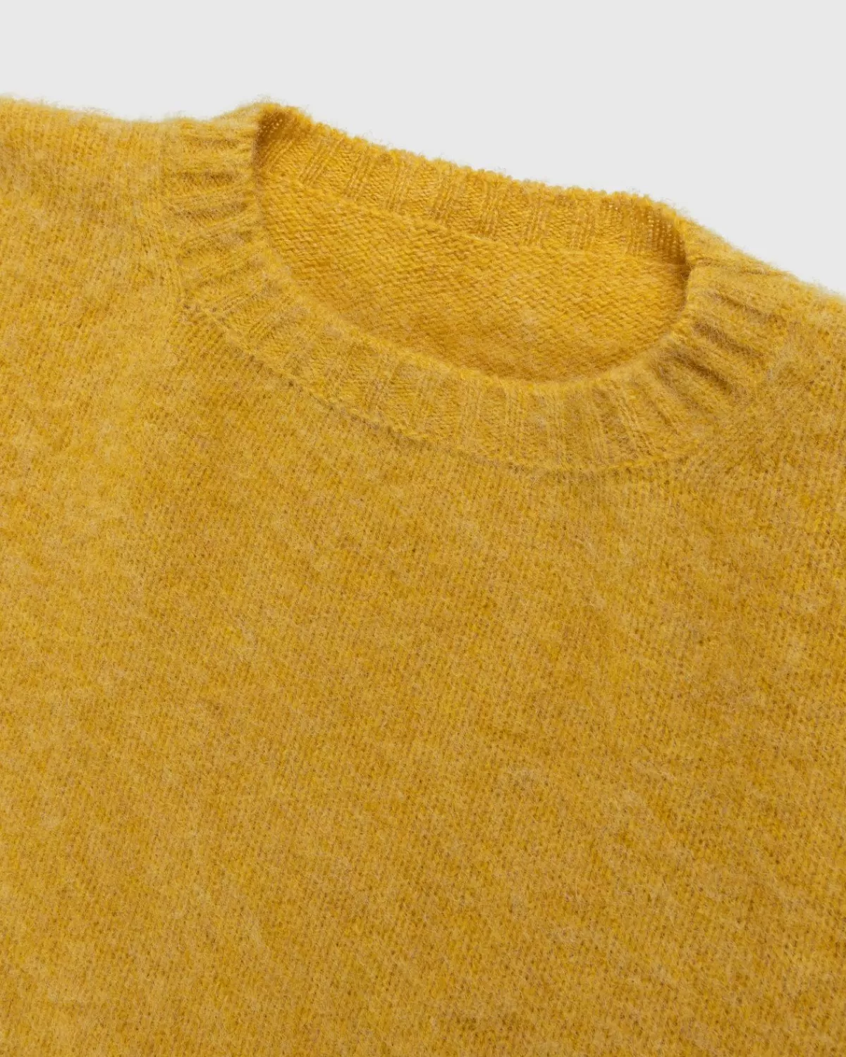 j_press_x_highsnobiety_shaggy_dog_effen_trui_geel_3.webp Gebreide Kleding^J. Press X Highsnobiety Shaggy Dog Effen Trui Geel