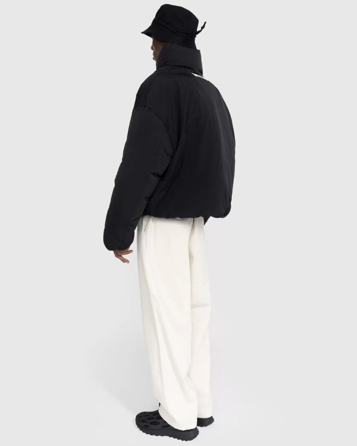 jacquemus_la_doudoune_cocon_zwart_2.webp Bovenkleding^JACQUEMUS La Doudoune Cocon Zwart