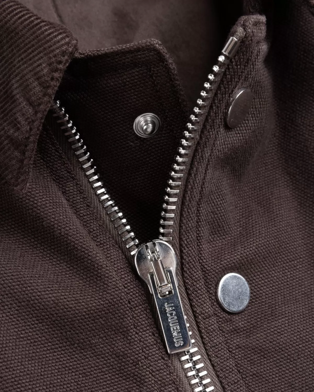 jacquemus_le_blouson_trivela_donkerbruin_4.webp Bovenkleding^JACQUEMUS Le Blouson Trivela Donkerbruin