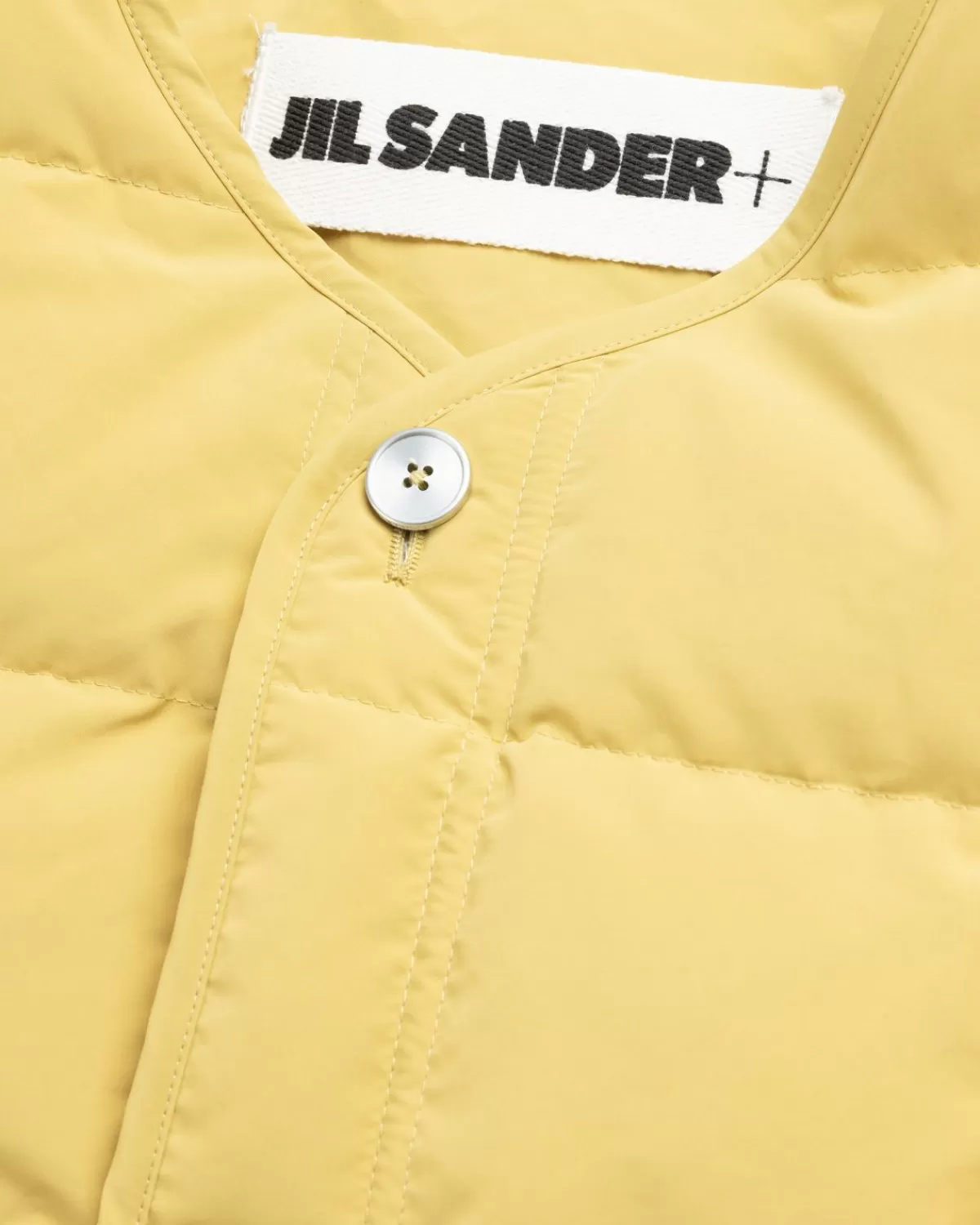 jil_sander_gerecycled_polyester_donsjack_olijfgoud_1.webp Bovenkleding^Jil Sander Gerecycled Polyester Donsjack Olijfgoud