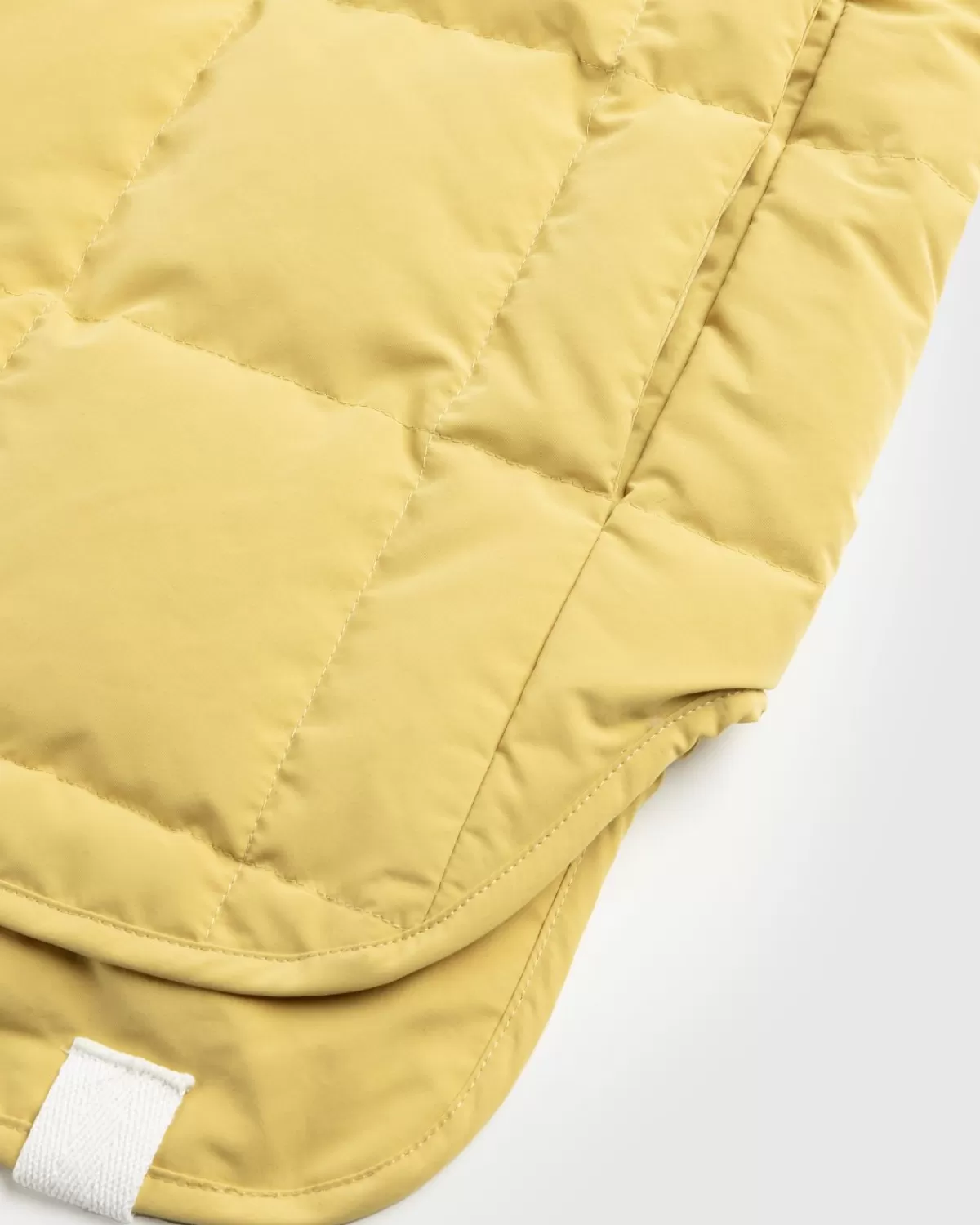 jil_sander_gerecycled_polyester_donsjack_olijfgoud_6.webp Bovenkleding^Jil Sander Gerecycled Polyester Donsjack Olijfgoud