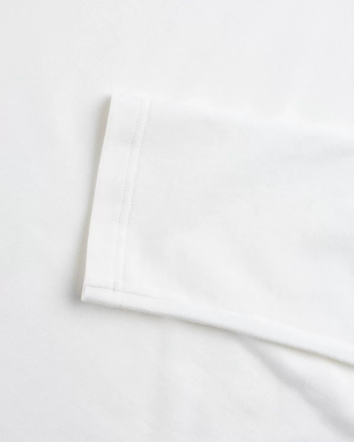 jil_sander_logo_tshirt_met_lange_mouwen_porselein_wit_1.webp Jil Sander Logo T-Shirt Met Lange Mouwen Porselein Wit Clearance