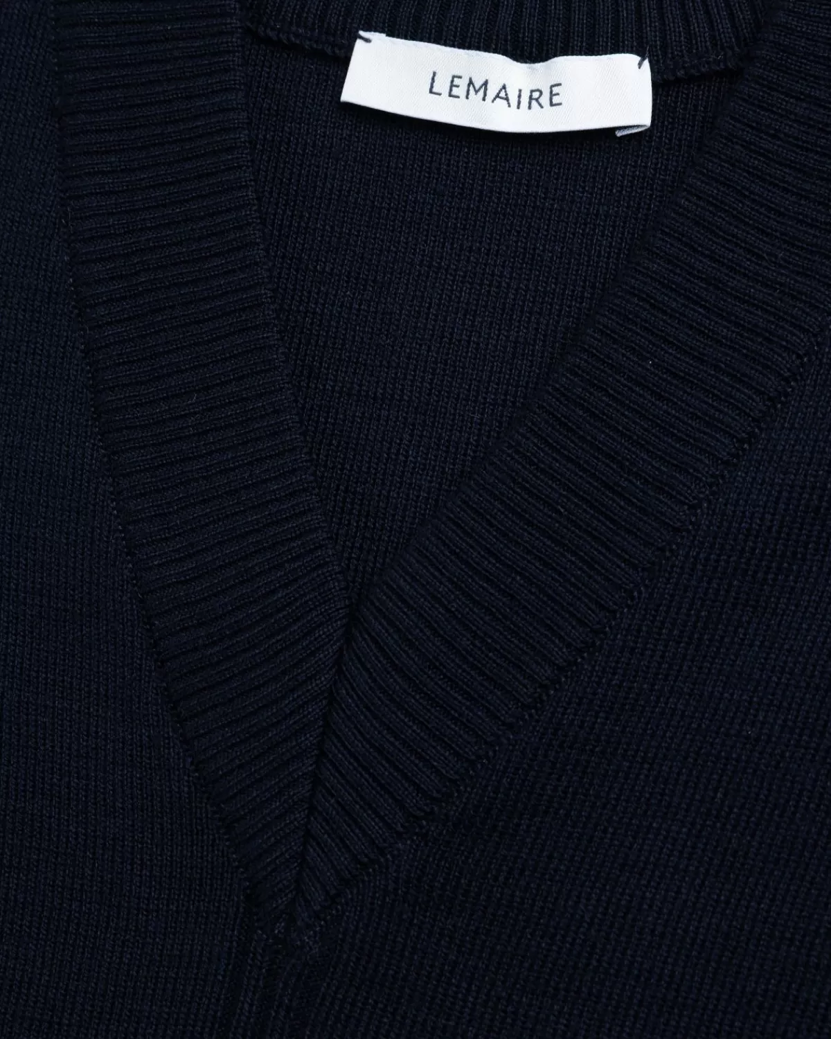 lemaire_trui_met_vhals_donker_marine_4.webp Lemaire Trui Met V-Hals Donker Marine Cheap