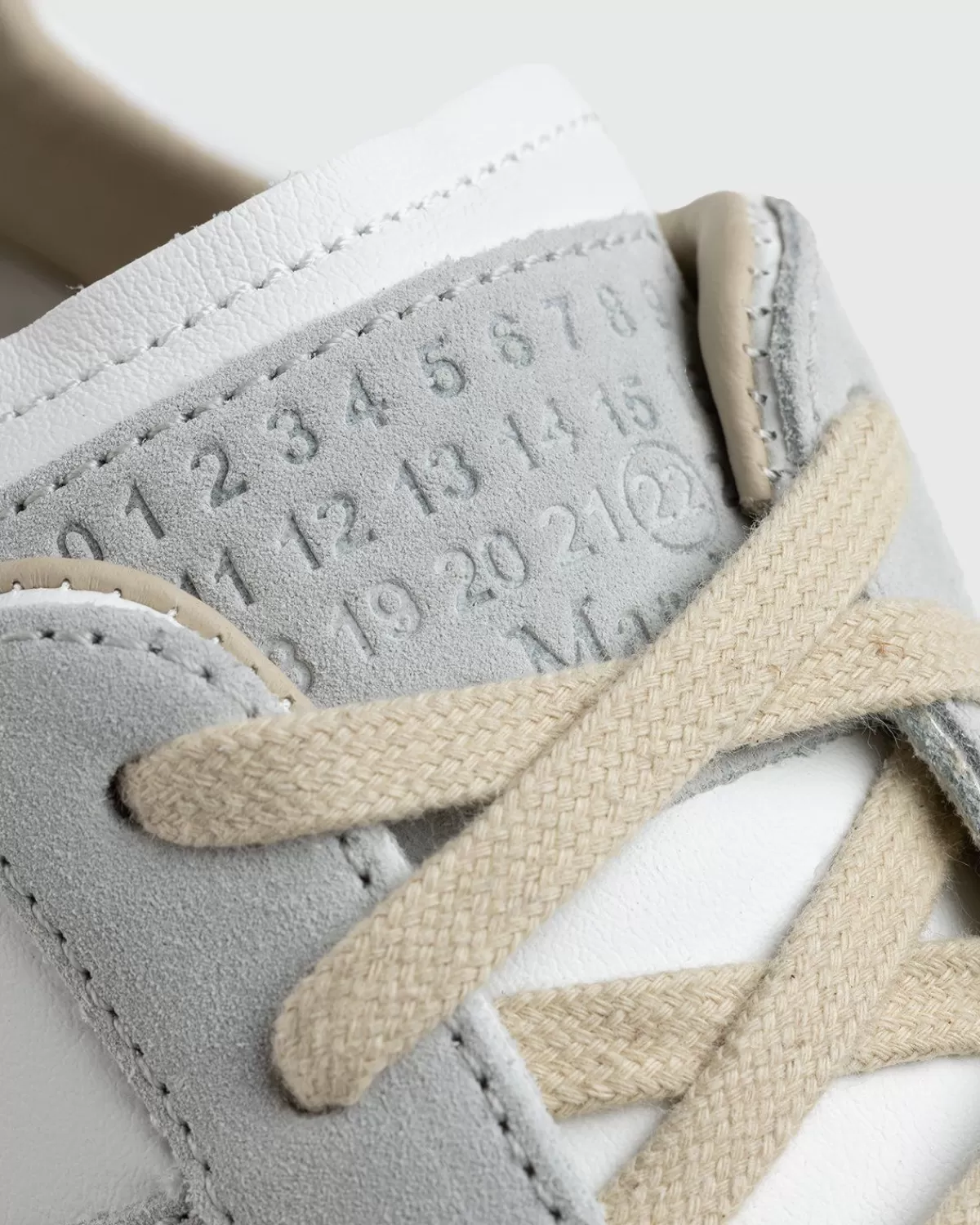 maison_margiela_replicasneakers_van_kalfsleer_lichtgrijs_6.webp Maison Margiela Replica-Sneakers Van Kalfsleer Lichtgrijs Best