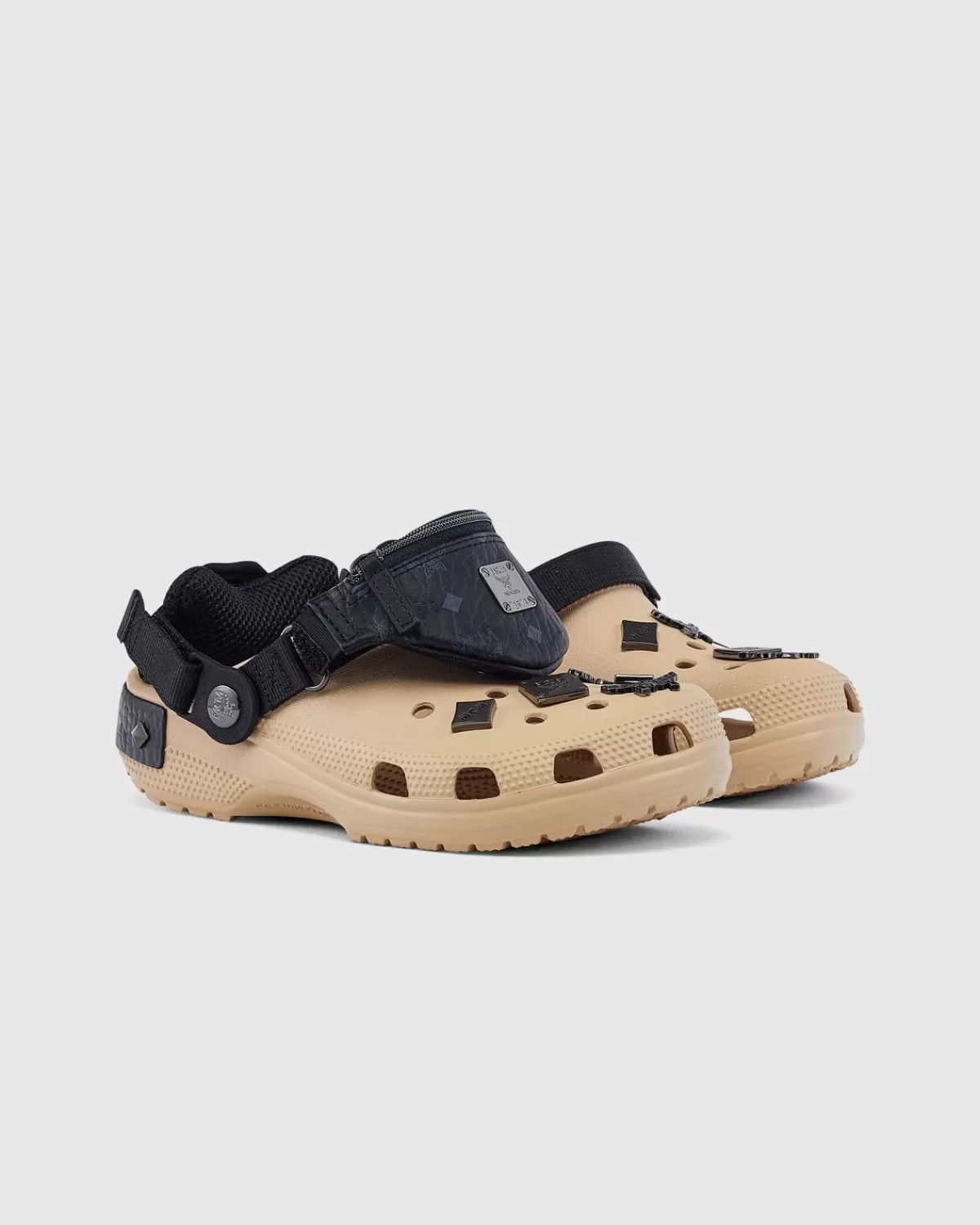 mcm_x_crocs_heuptasje_clog_irish_cream_3.webp MCM X Crocs Heuptasje Clog Irish Cream Best