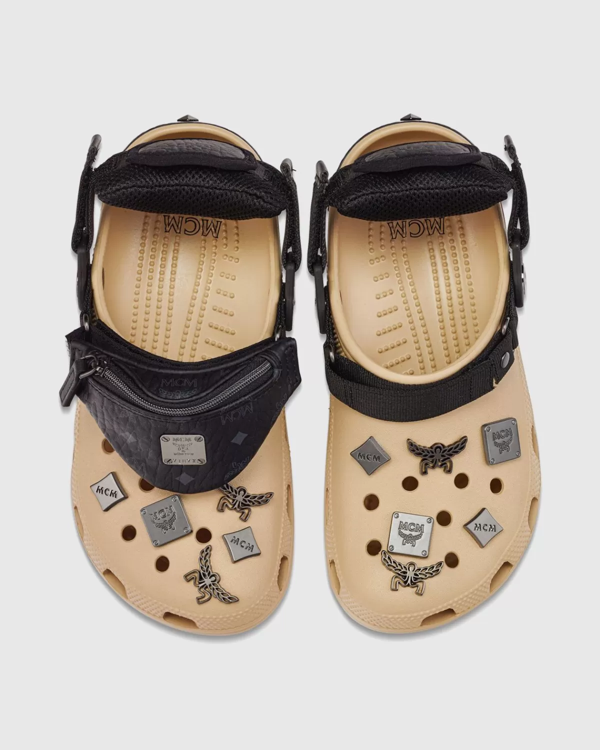 mcm_x_crocs_heuptasje_clog_irish_cream_5.webp MCM X Crocs Heuptasje Clog Irish Cream Best
