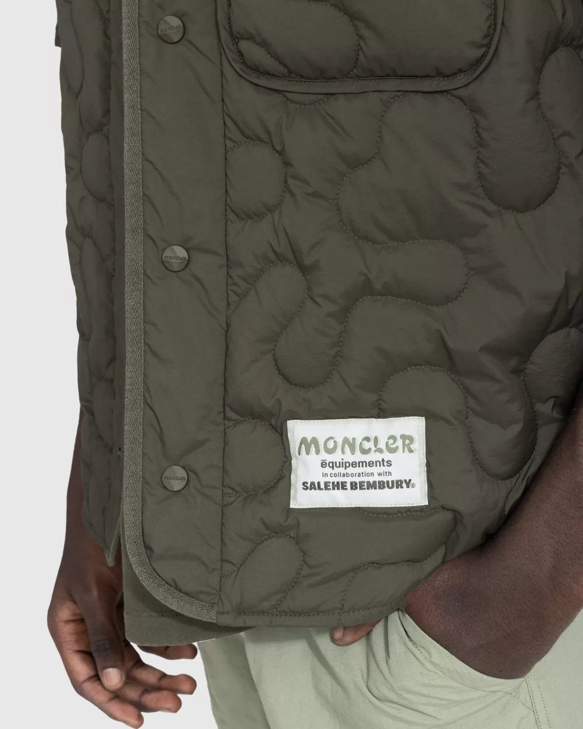 moncler_x_salehe_bembury_gewatteerd_shirt_groen_1.webp Bovenkleding^Moncler X Salehe Bembury Gewatteerd Shirt Groen