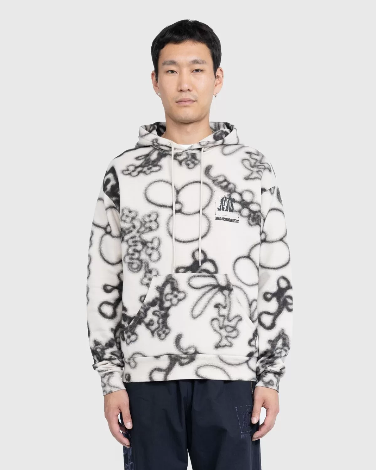 nts_x_highsnobiety_fleece_bloemenhoodie_ivoorzwart_7.webp NTS X Highsnobiety Fleece Bloemenhoodie Ivoor/Zwart Store